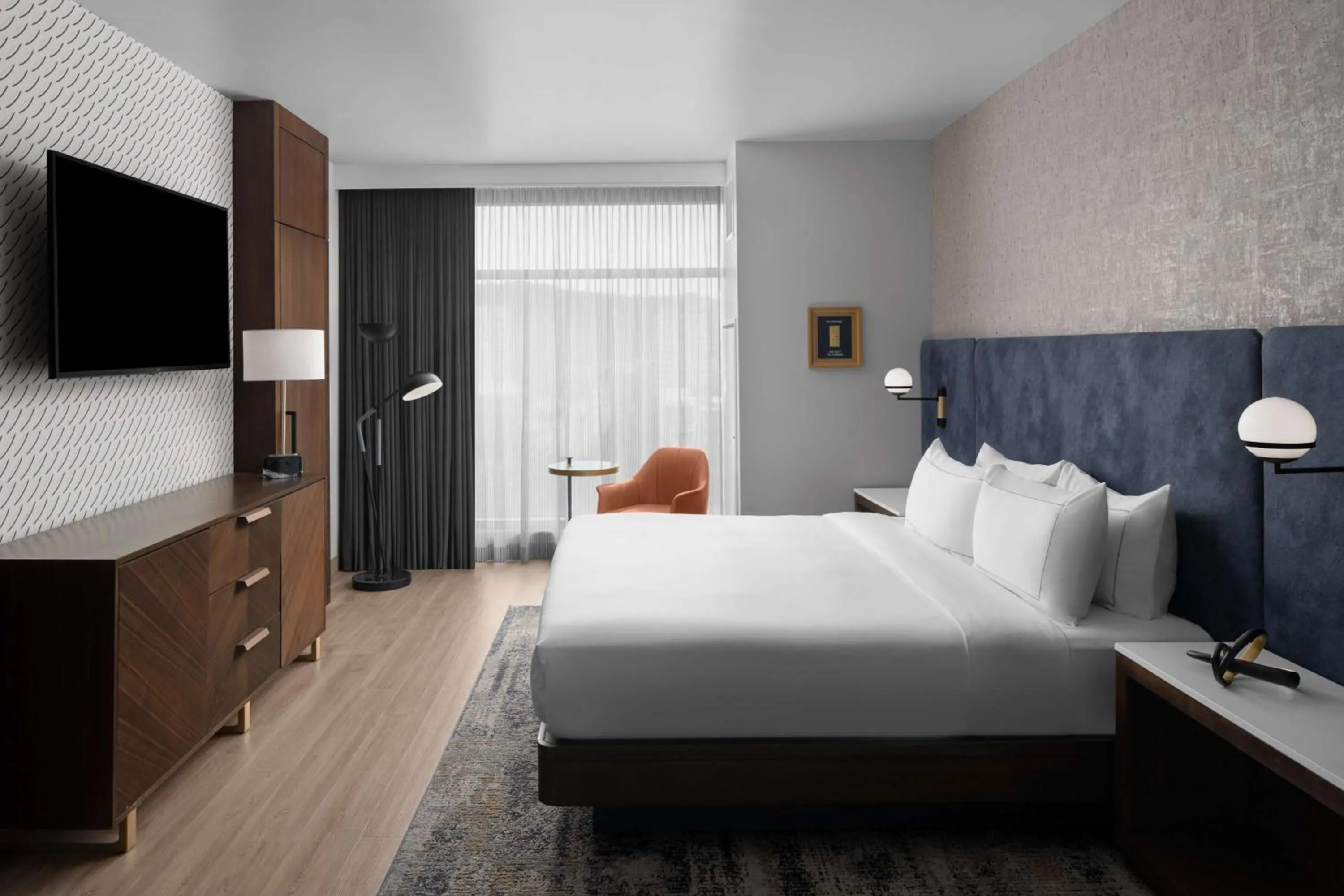 Living room, Bed in Hotel West & Main Conshohocken, Tapestry Collection Hilton