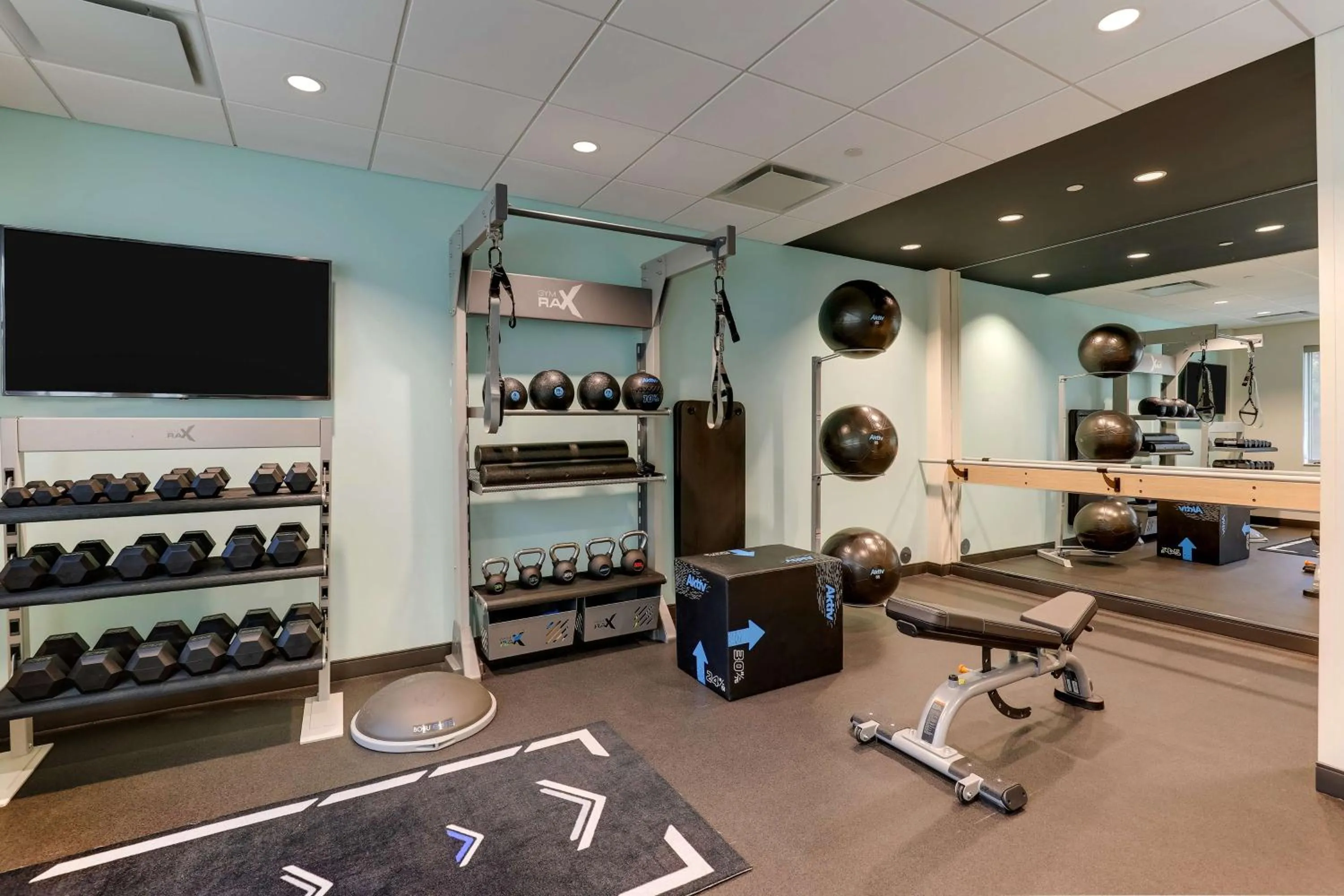 Fitness centre/facilities in Tru By Hilton Raleigh Garner
