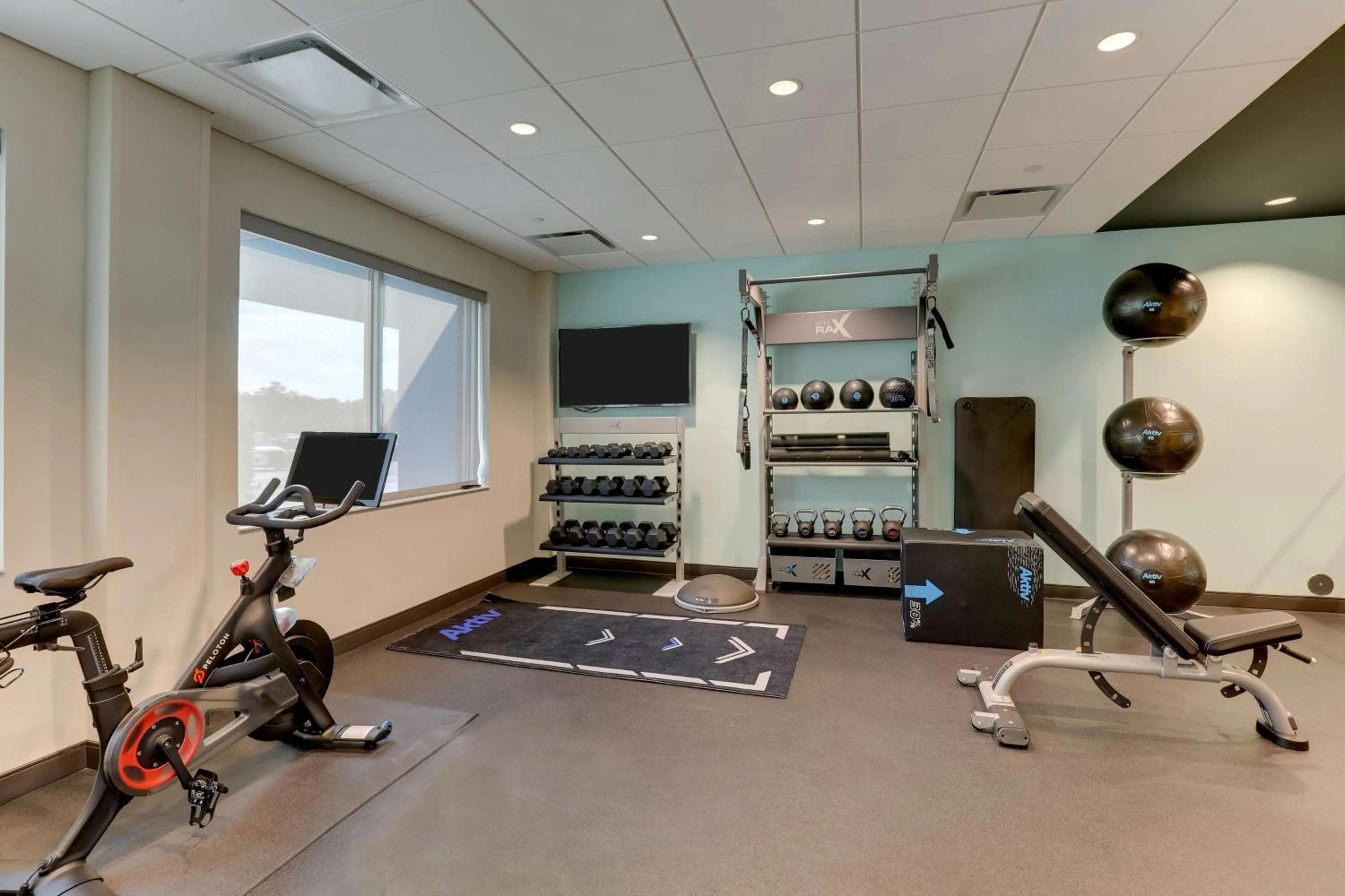 Fitness centre/facilities in Tru By Hilton Raleigh Garner