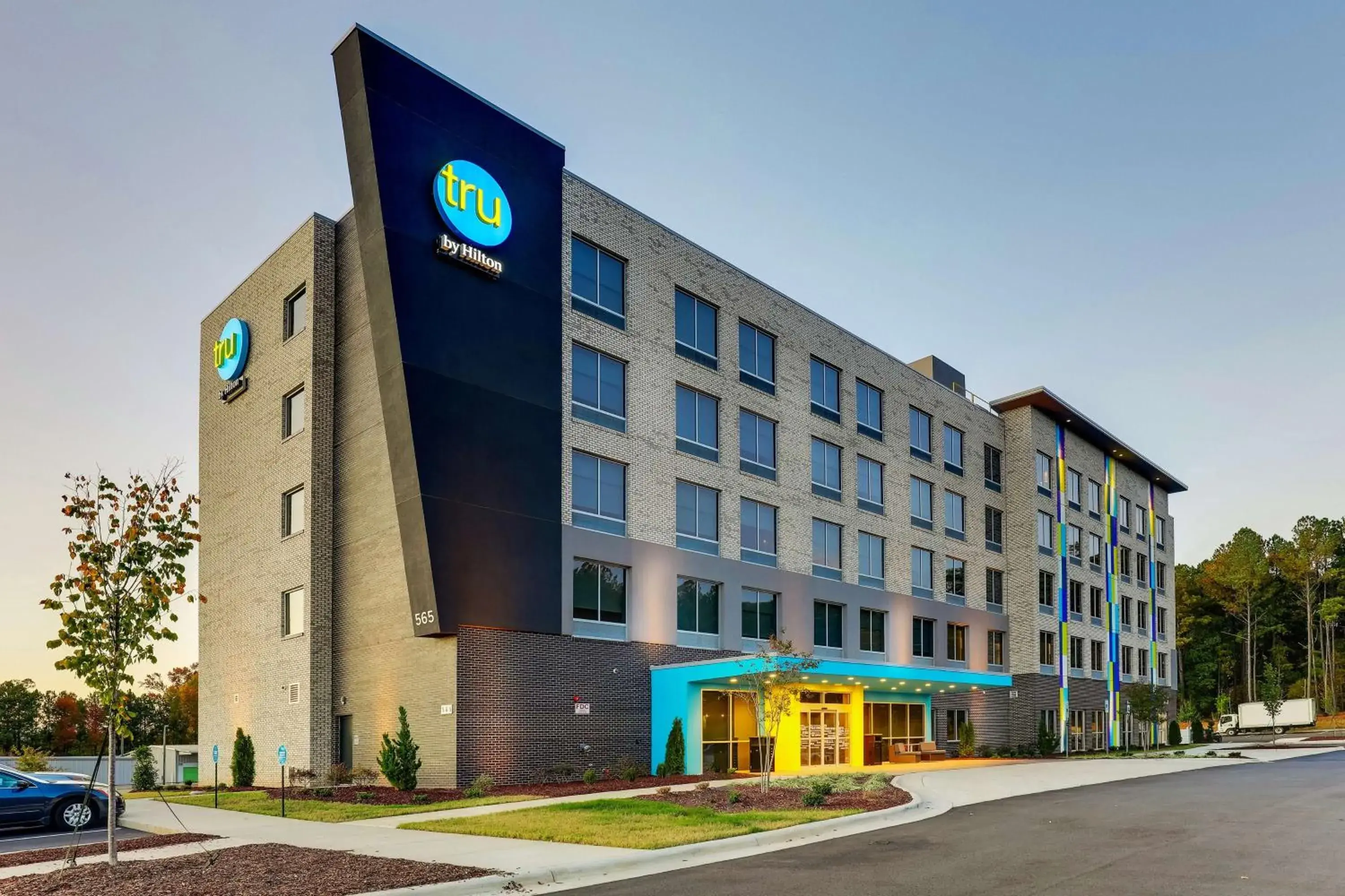 Property building in Tru By Hilton Raleigh Garner Property building in Tru By Hilton Raleigh Garner