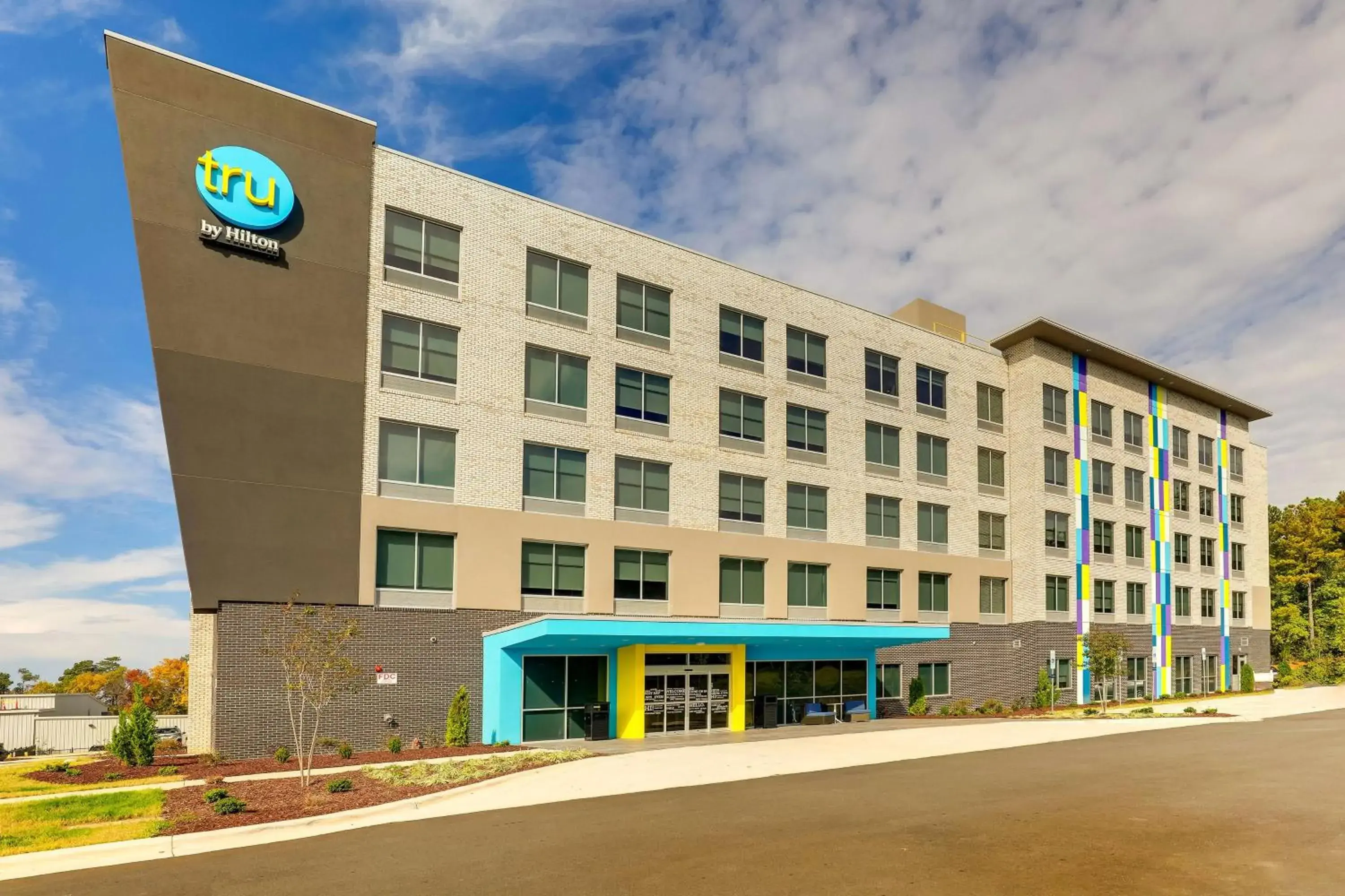 Property building in Tru By Hilton Raleigh Garner Property building in Tru By Hilton Raleigh Garner