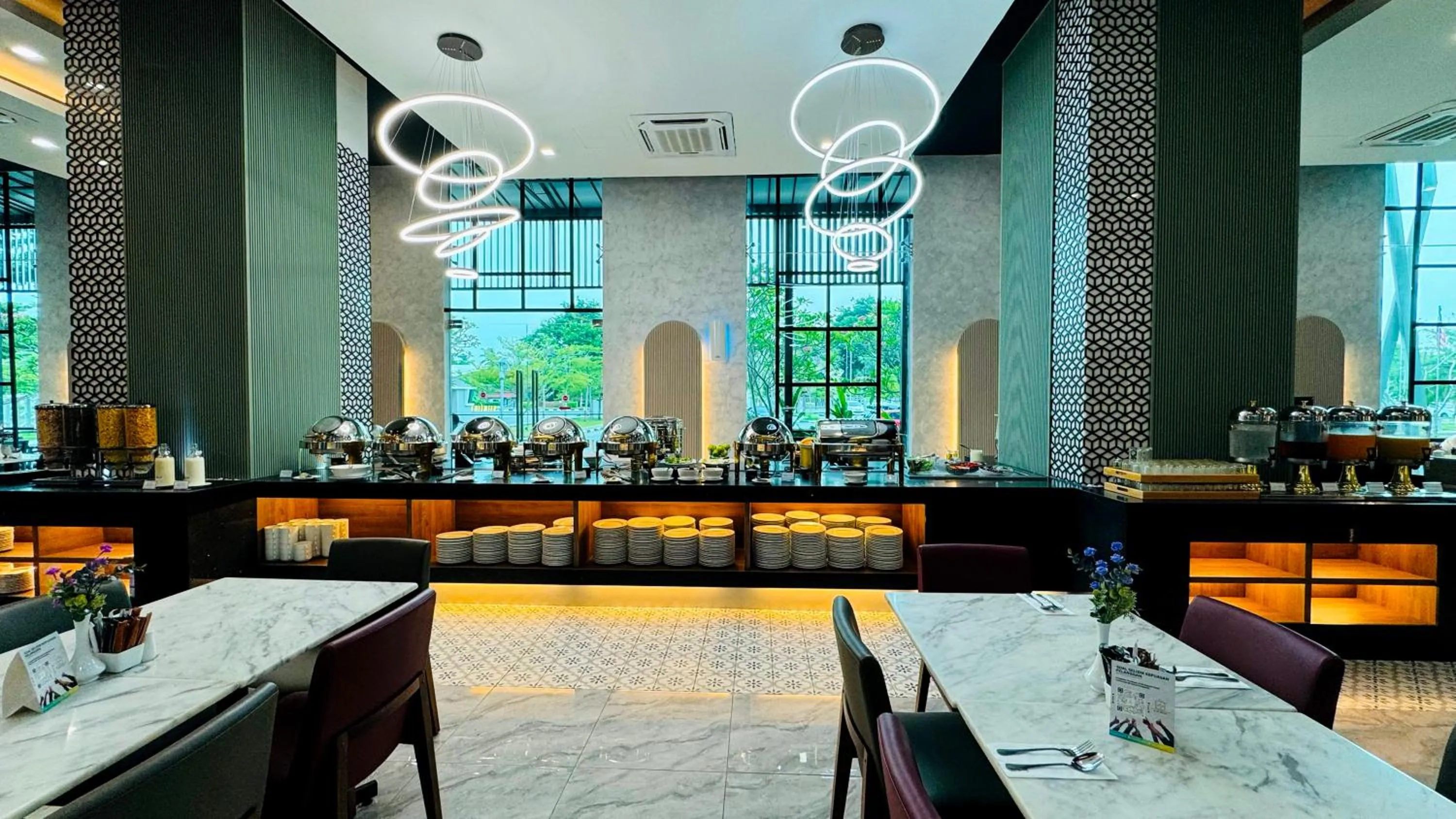 Restaurant/places to eat in Raia Hotel & Convention Centre Alor Setar