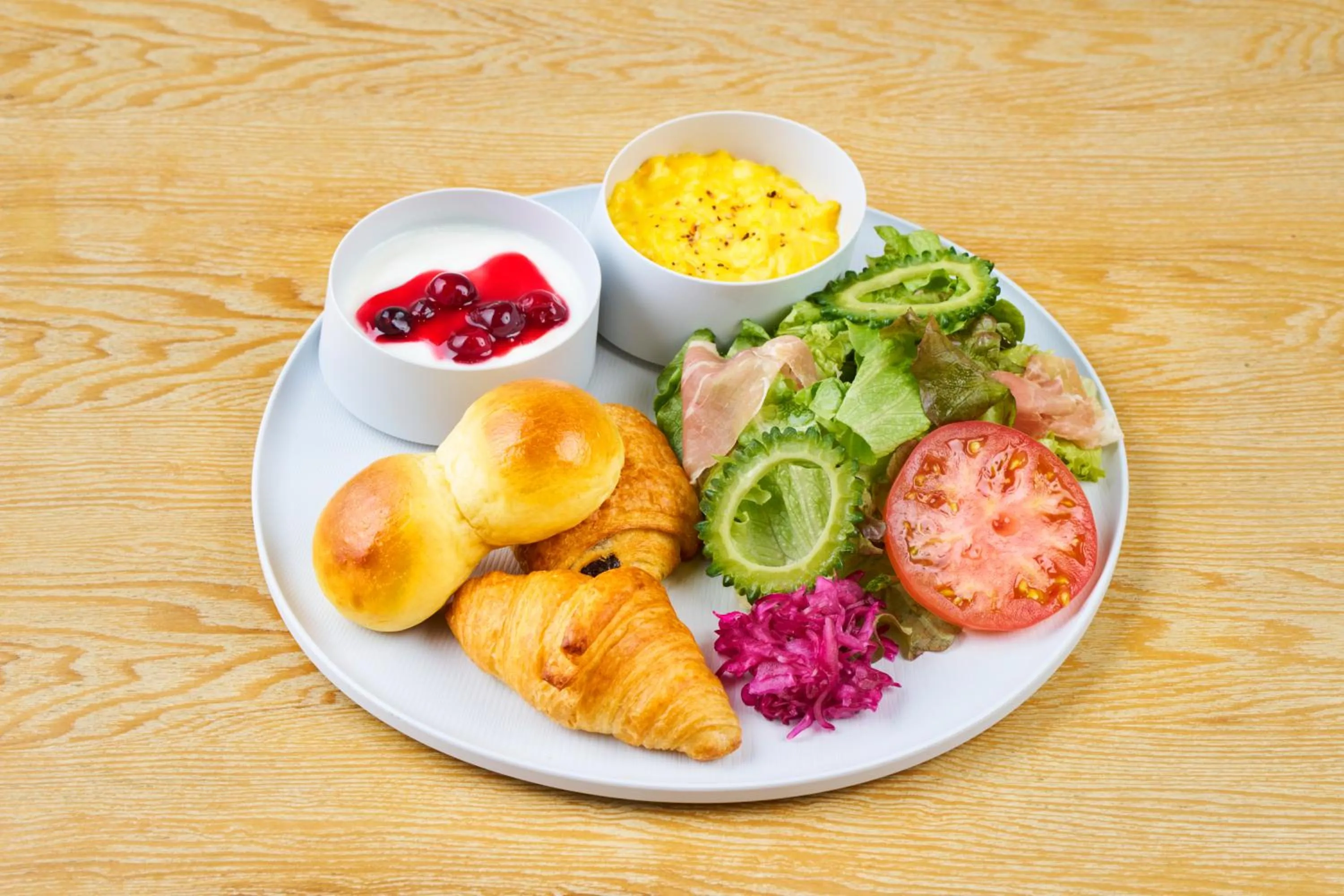 Breakfast in BEB5 Okinawa Seragaki by Hoshino Resorts