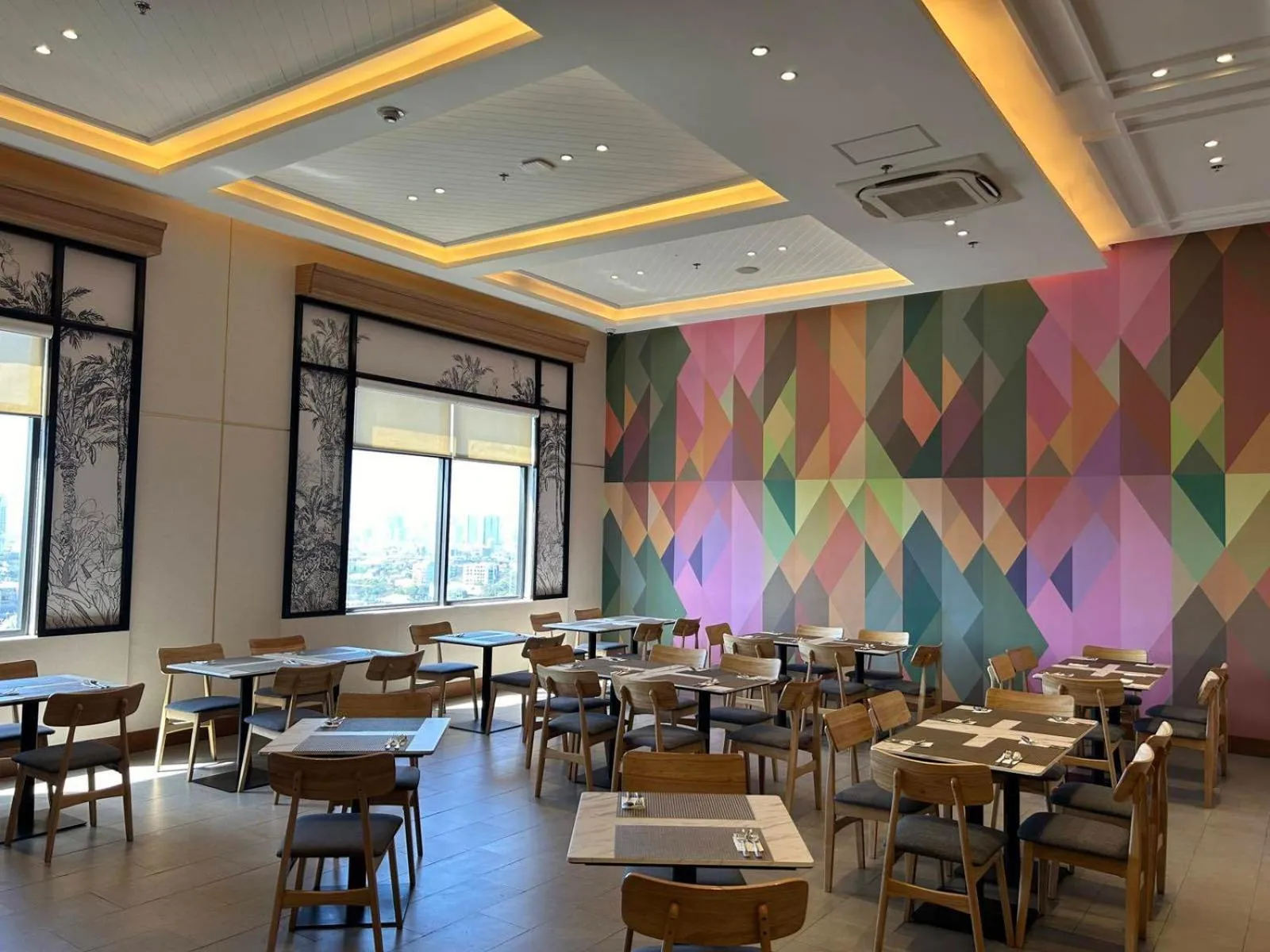 Restaurant/places to eat in Harolds Hotel Quezon City