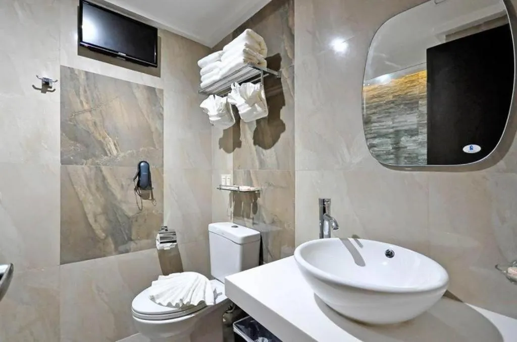 Bathroom in Red Coco Inn de Boracay