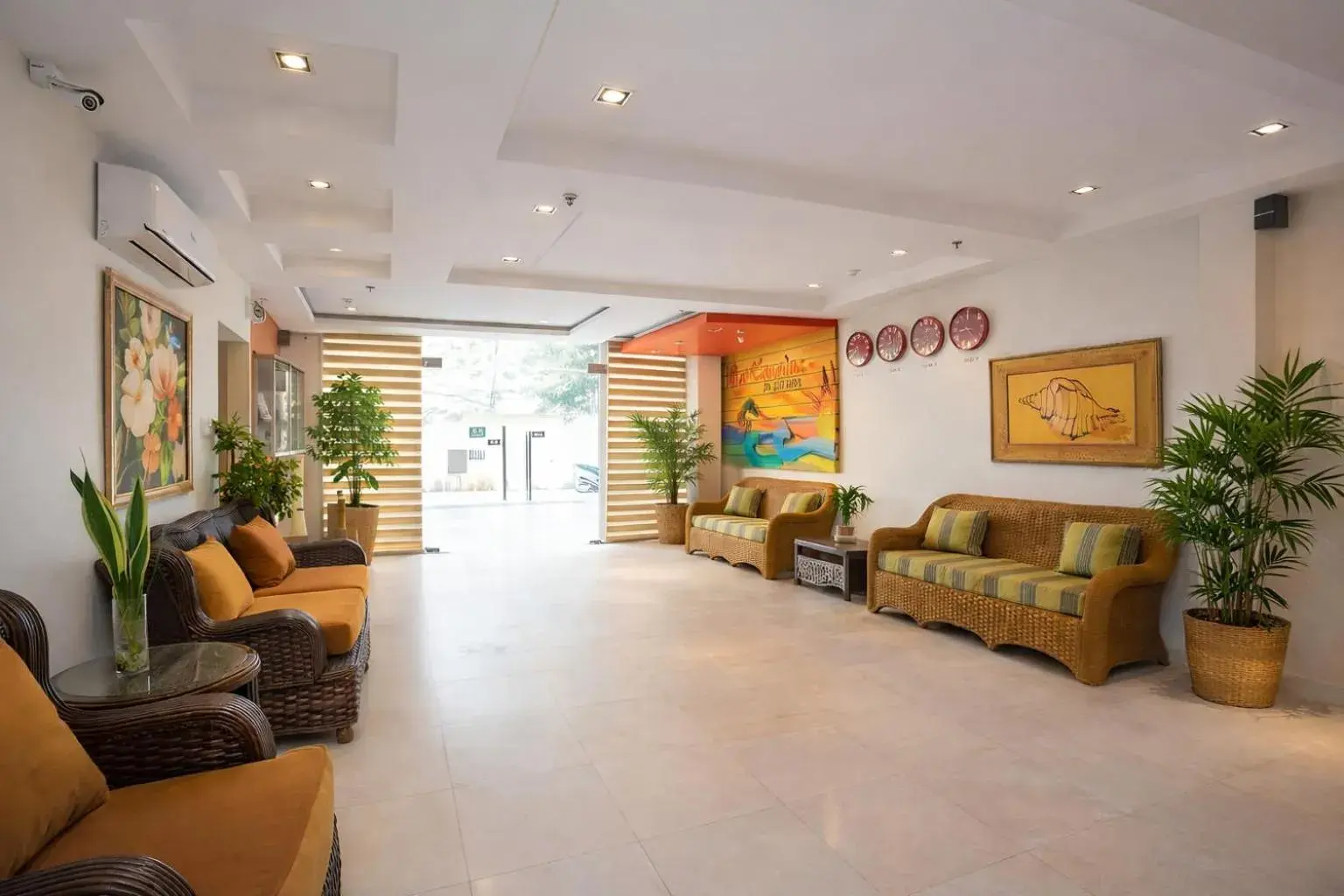 Property building in Red Coco Inn de Boracay Property building in Red Coco Inn de Boracay