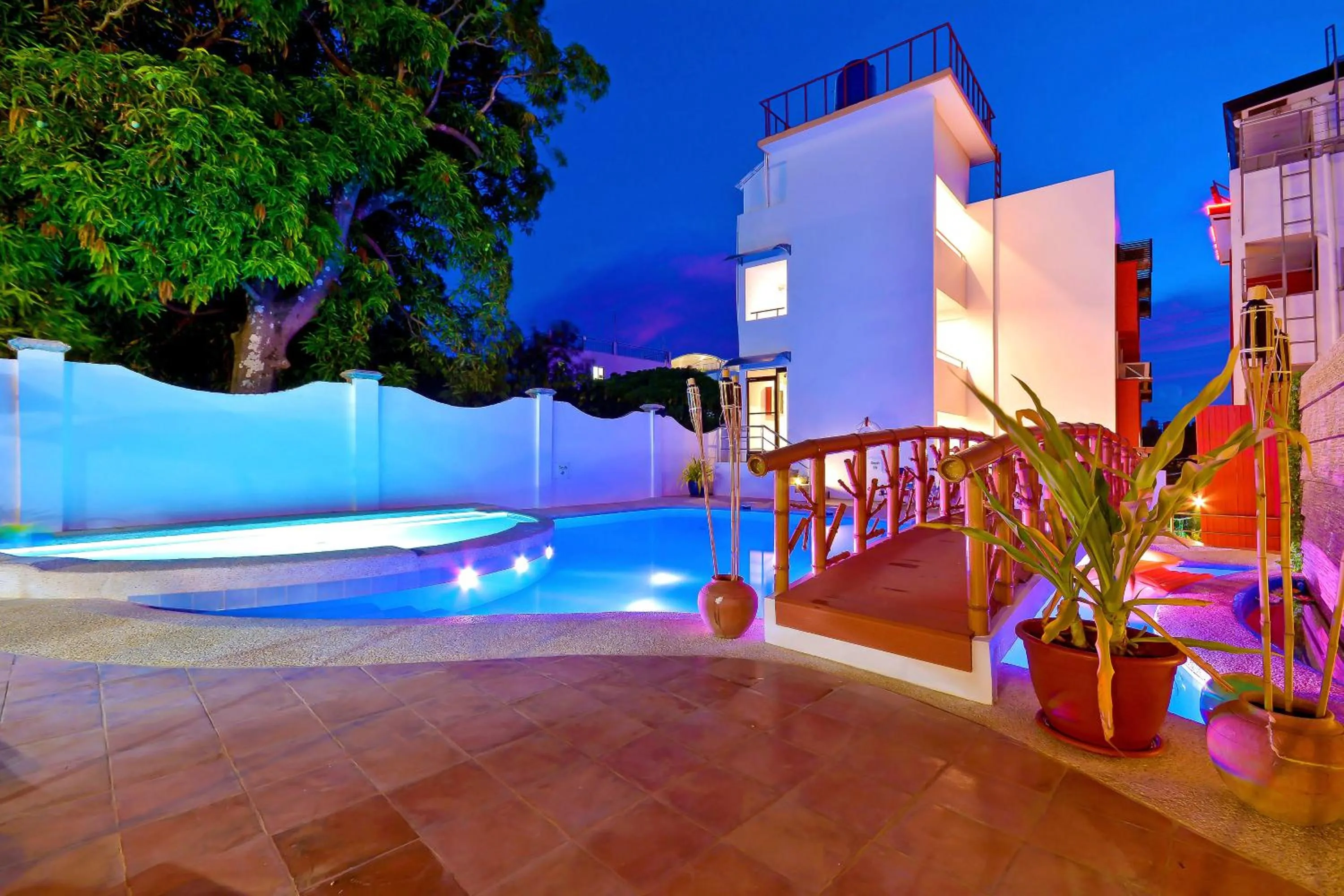 Swimming pool in Red Coco Inn de Boracay