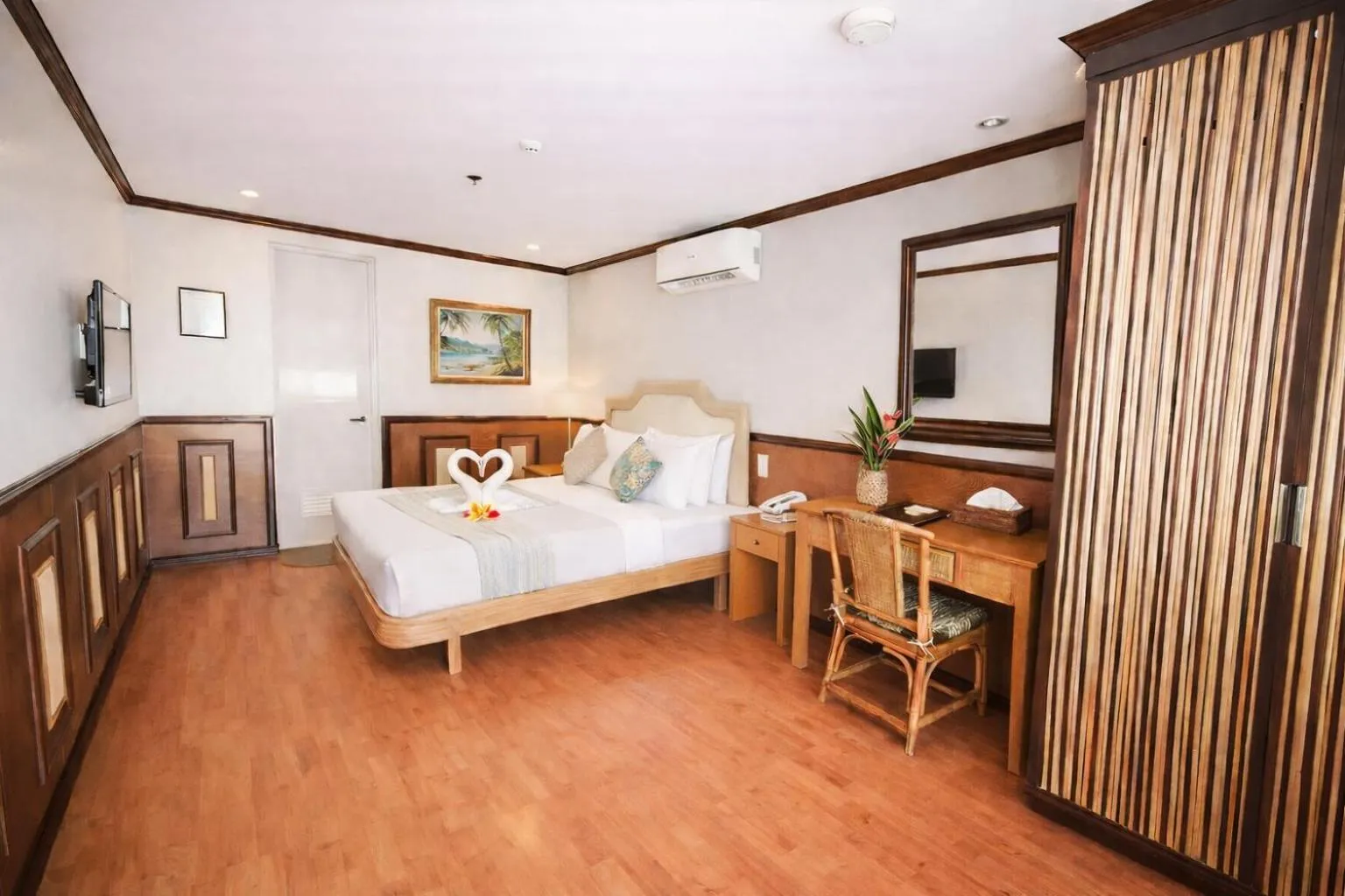 Bedroom, Bed in Red Coco Inn de Boracay