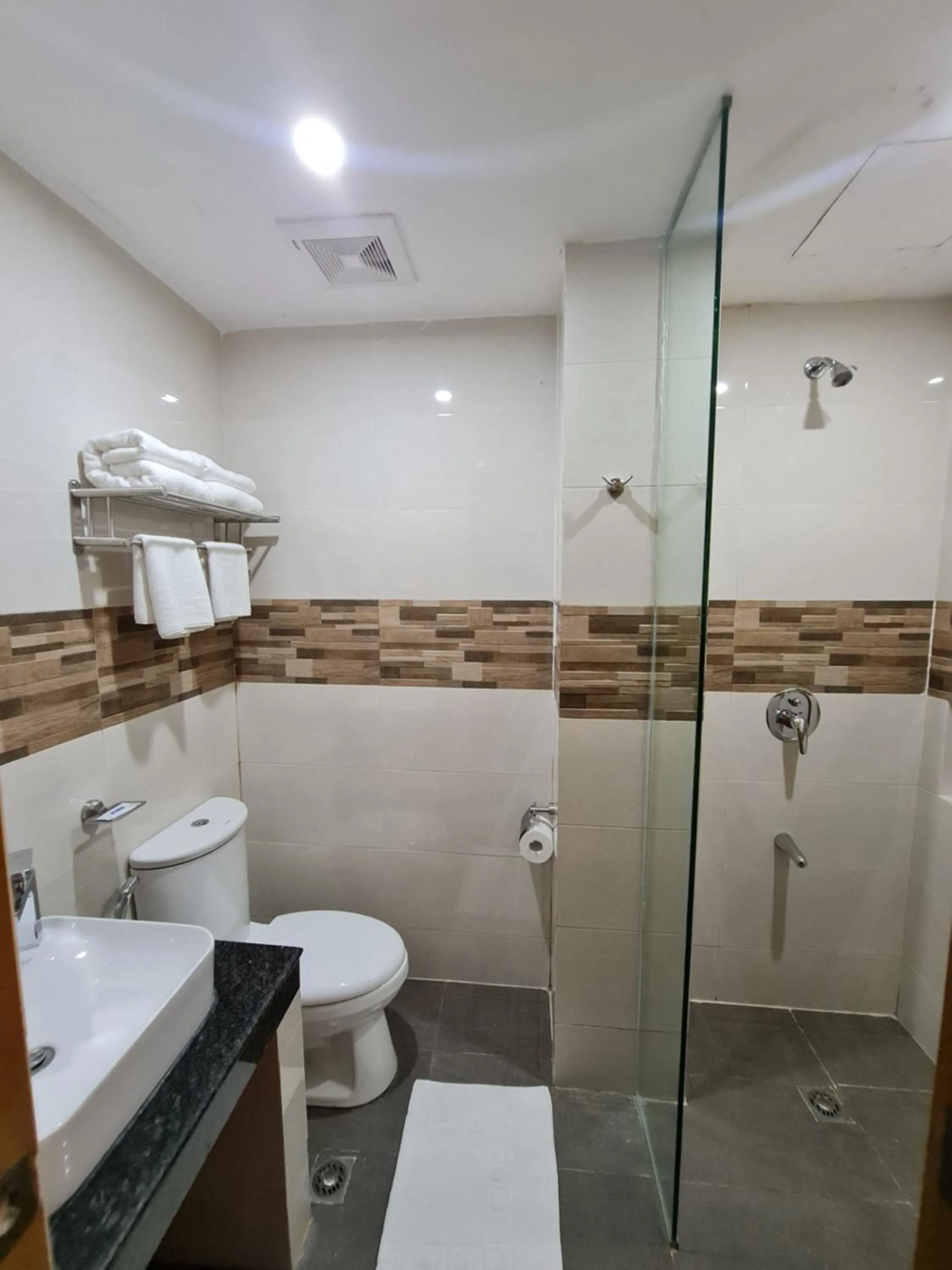 Shower in Red Coco Inn de Boracay