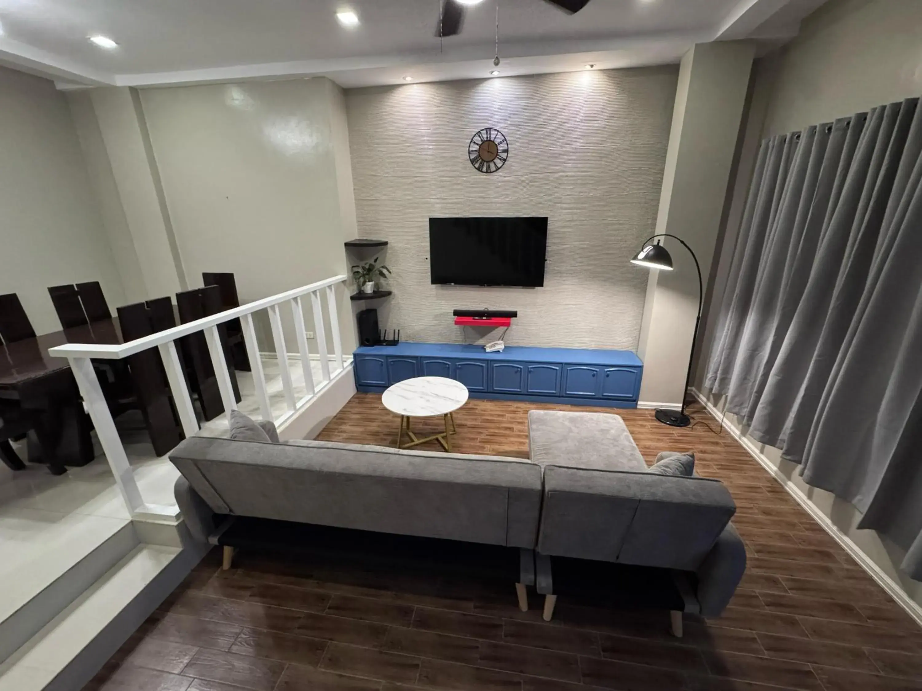 Living room, Bed in Red Coco Inn de Boracay Living room, Bed in Red Coco Inn de Boracay