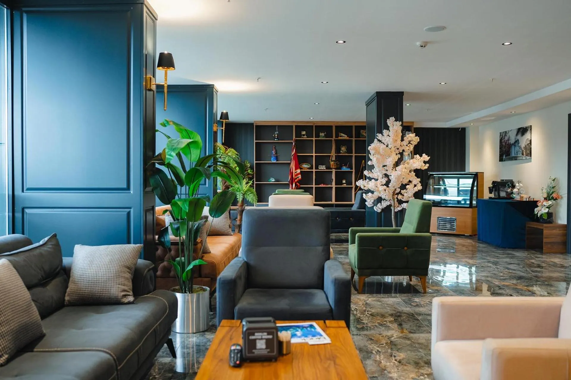 Lobby or reception in Berlin Suite Hotel Trabzon