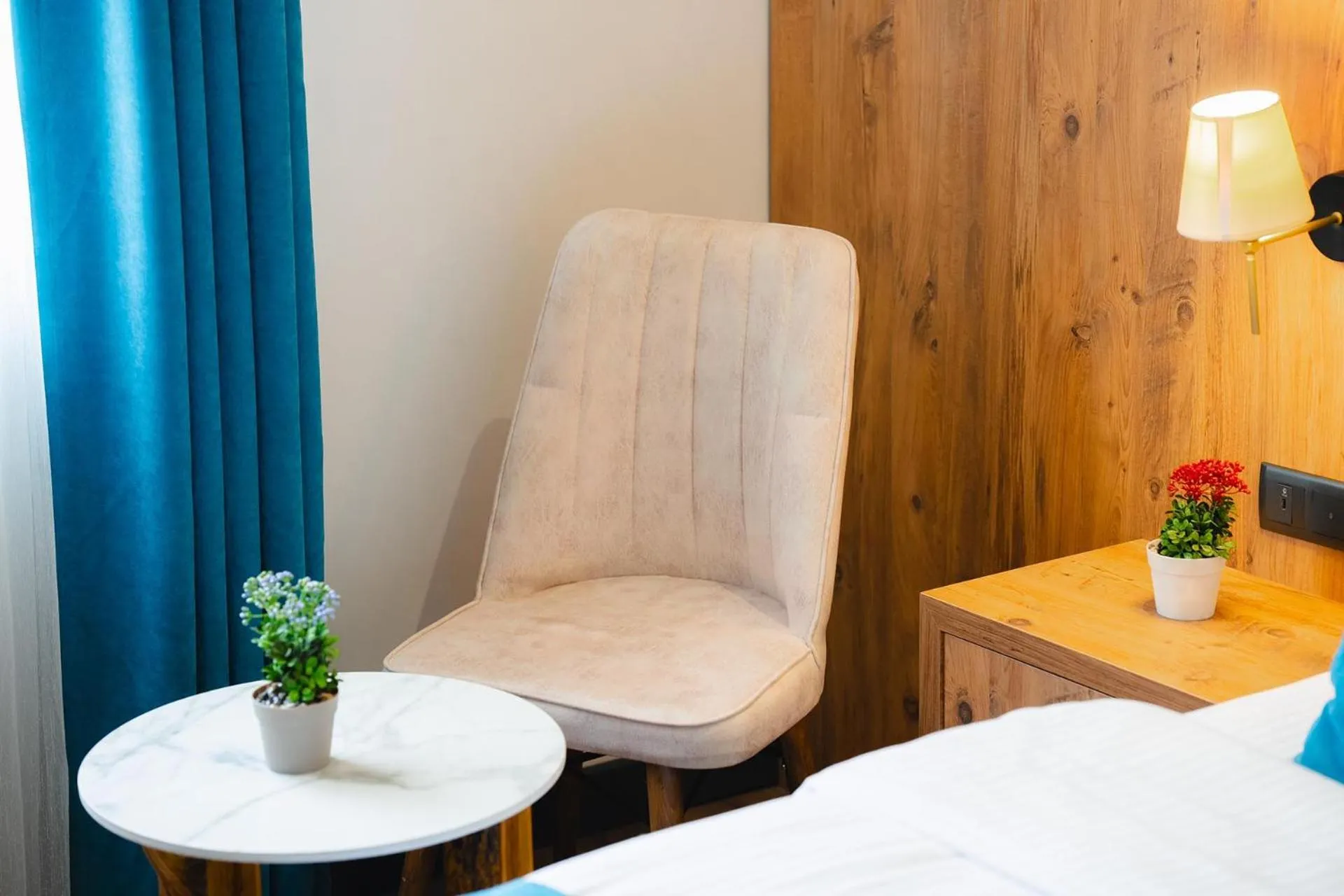 Seating area, Bed in Berlin Suite Hotel Trabzon