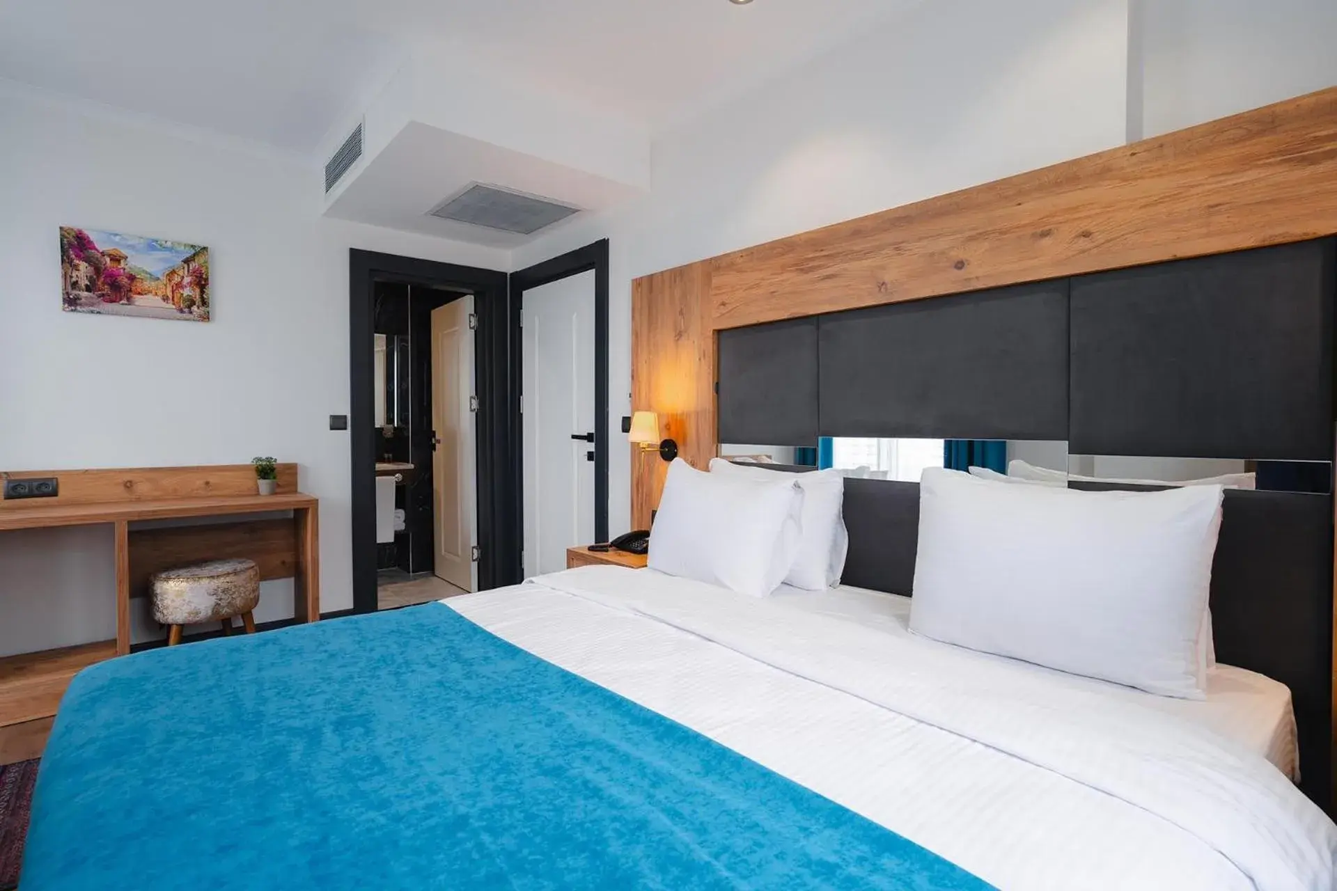 Bed in Berlin Suite Hotel Trabzon Bed in Berlin Suite Hotel Trabzon