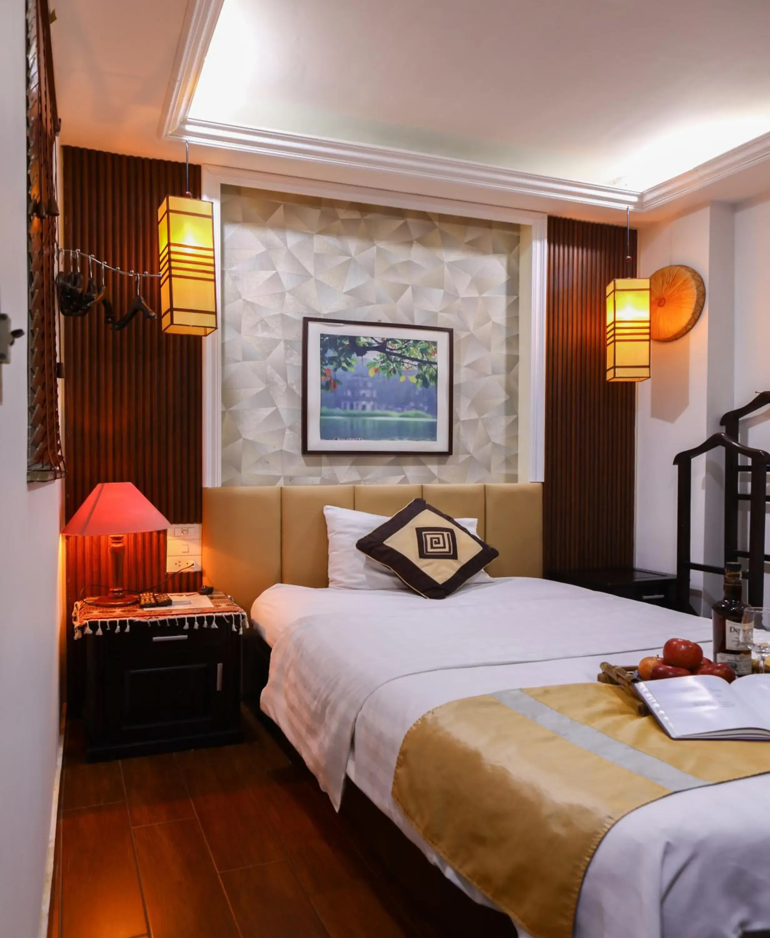 Bedroom, Bed in Art Hotel Ha Noi Bedroom, Bed in Art Hotel Ha Noi