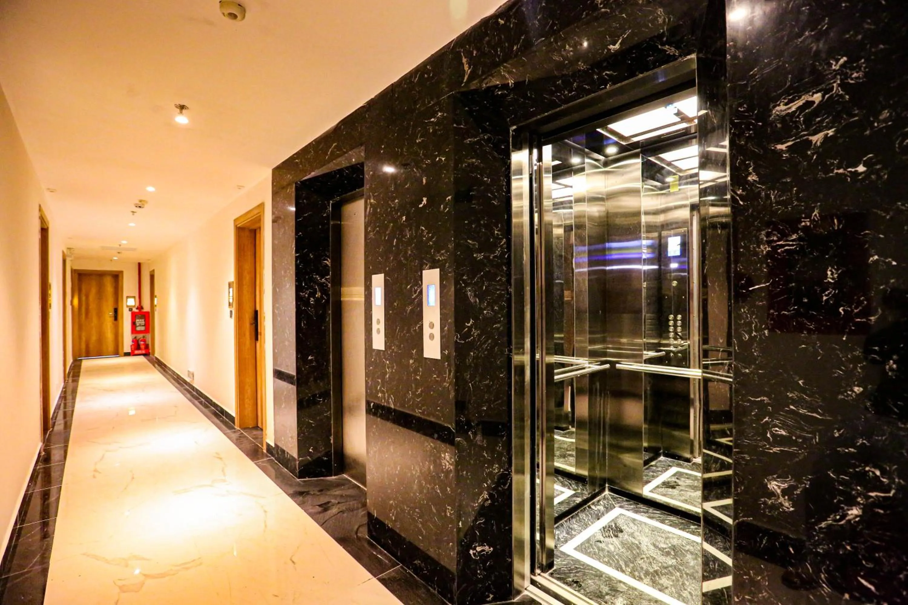 elevator in TTR Central Apart Hotel