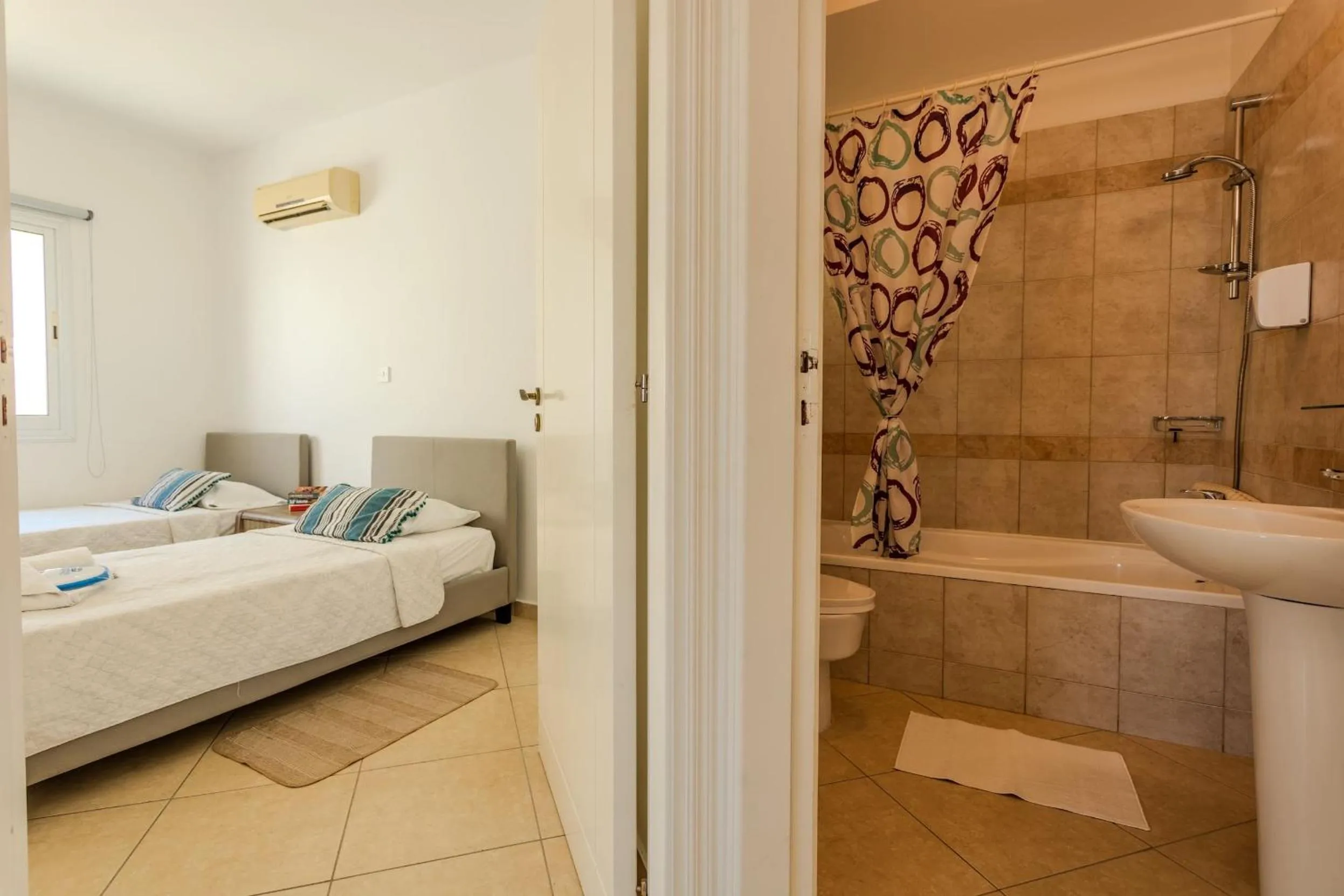 Shower, Bed in Artemis Cynthia Complex