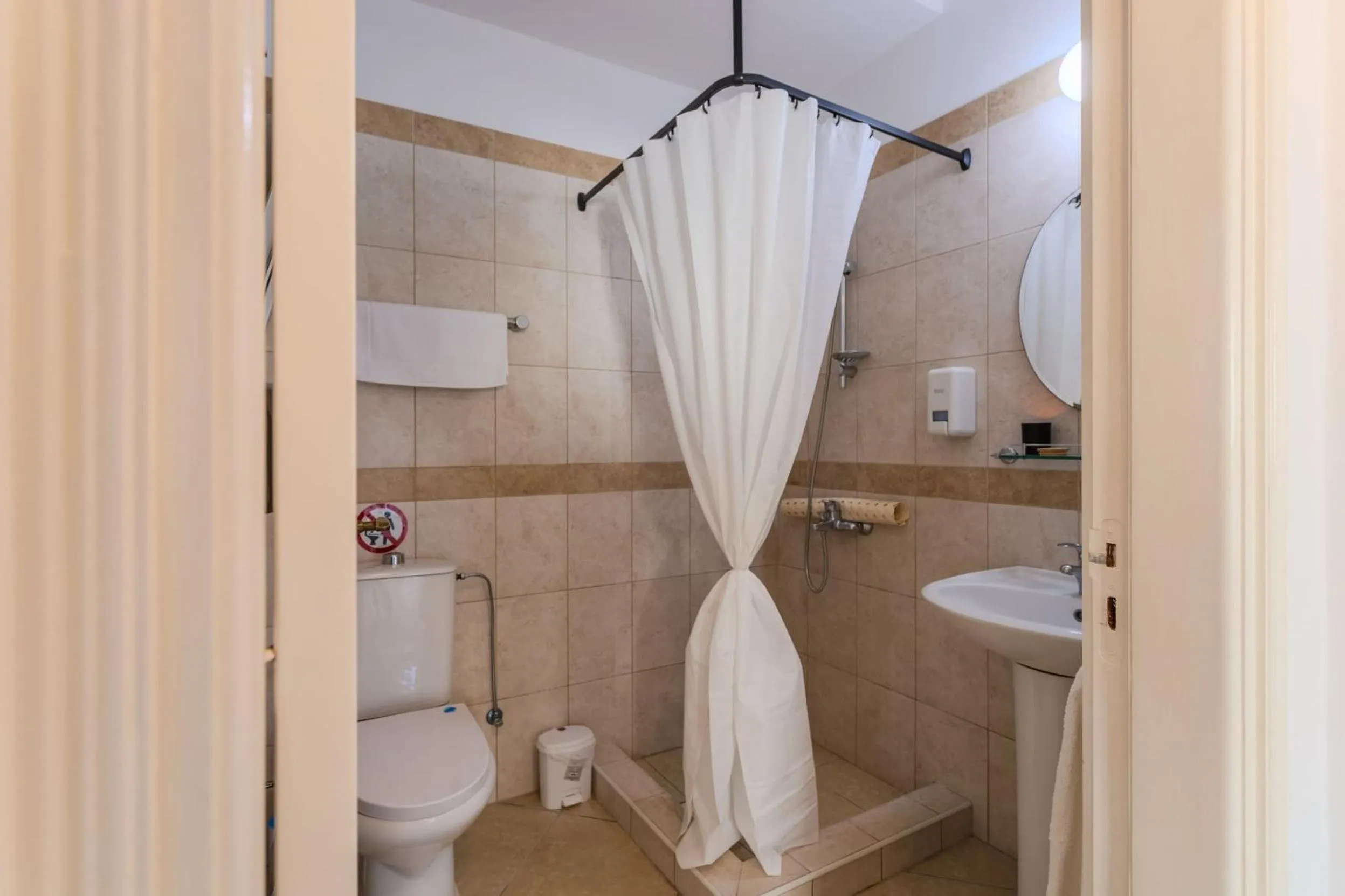 Shower in Artemis Cynthia Complex