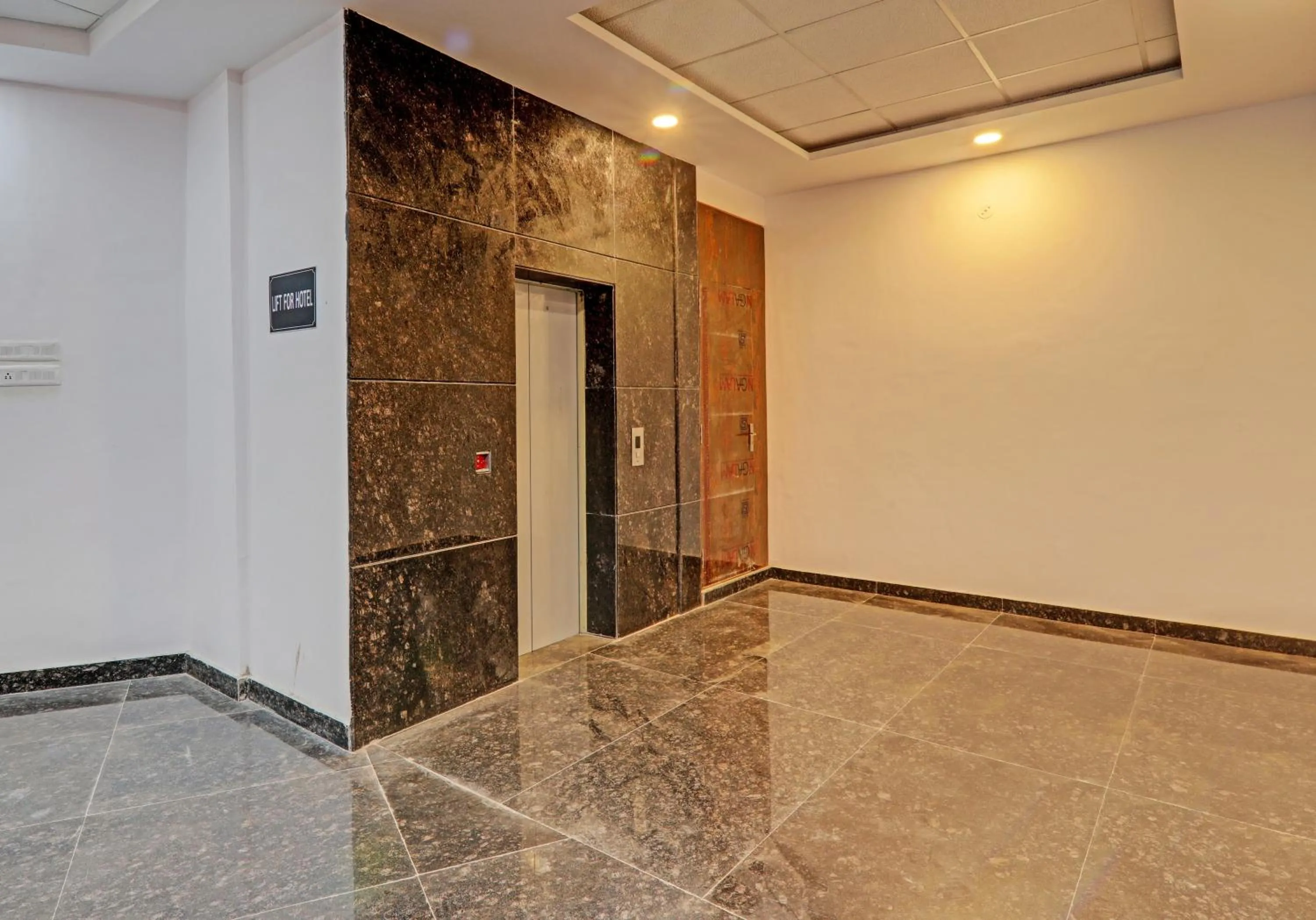 elevator in Hotel Heera Grand