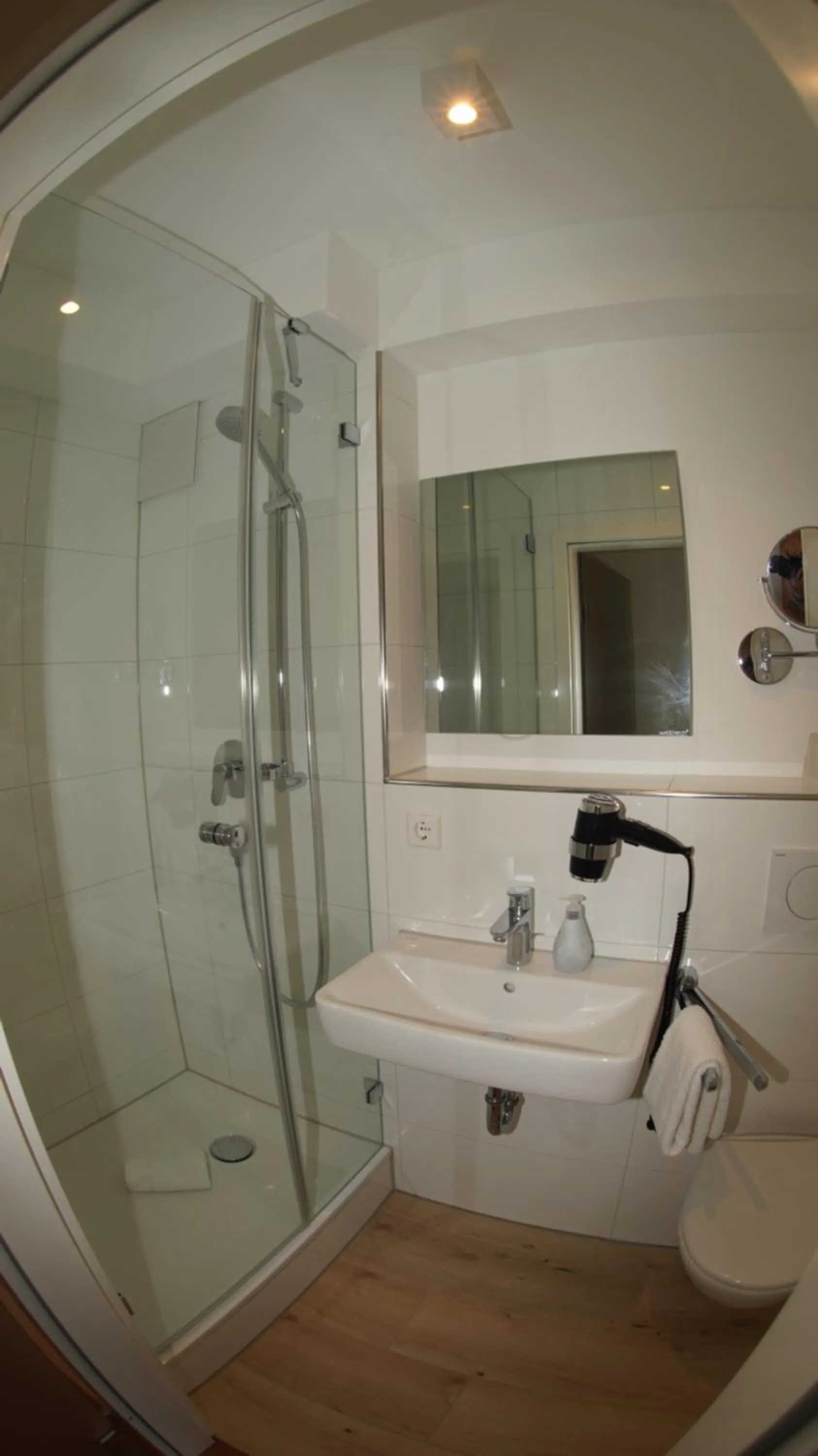 Bathroom in Gasthof Lafette