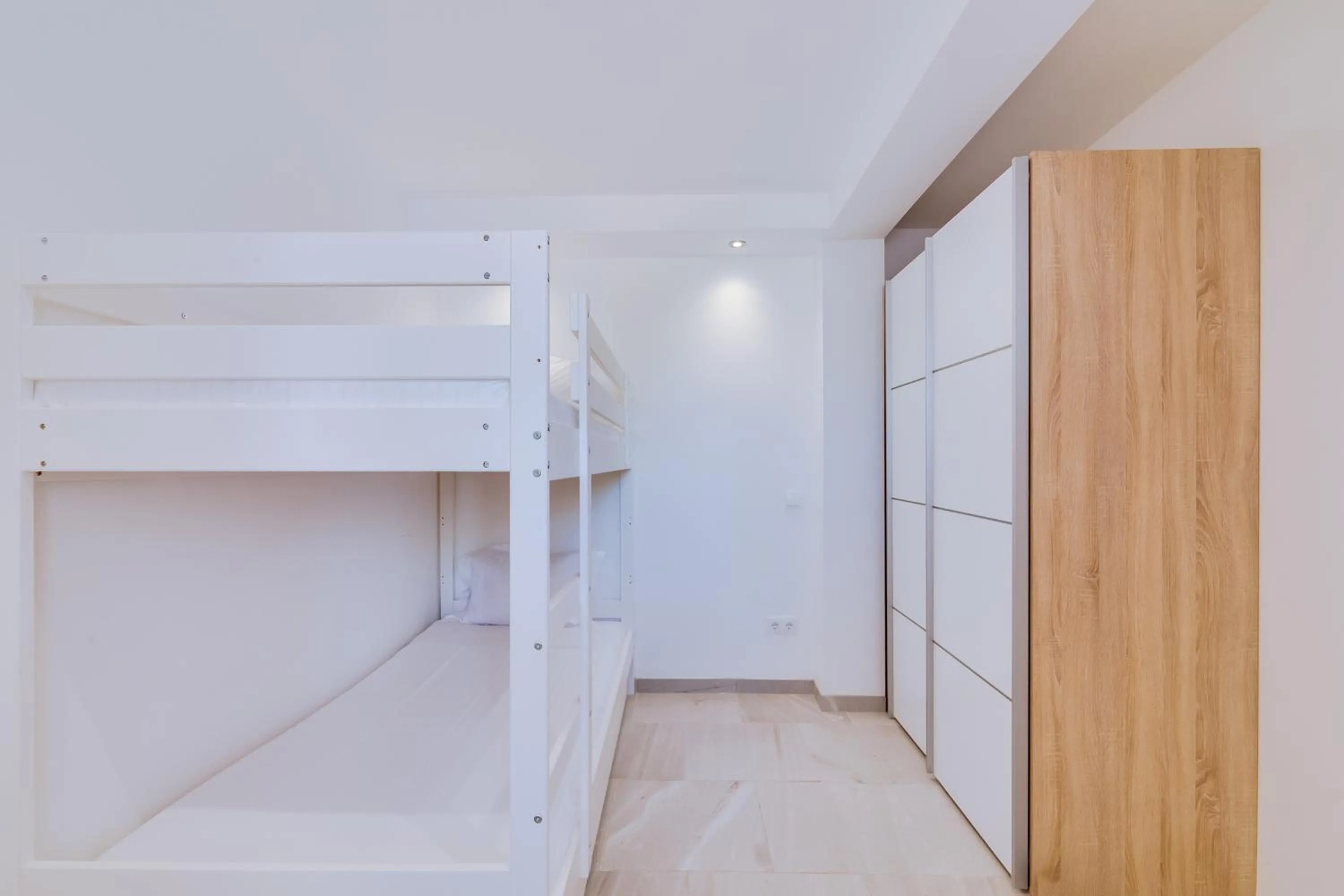 bunk bed, Bed in AL - Barracuda Village