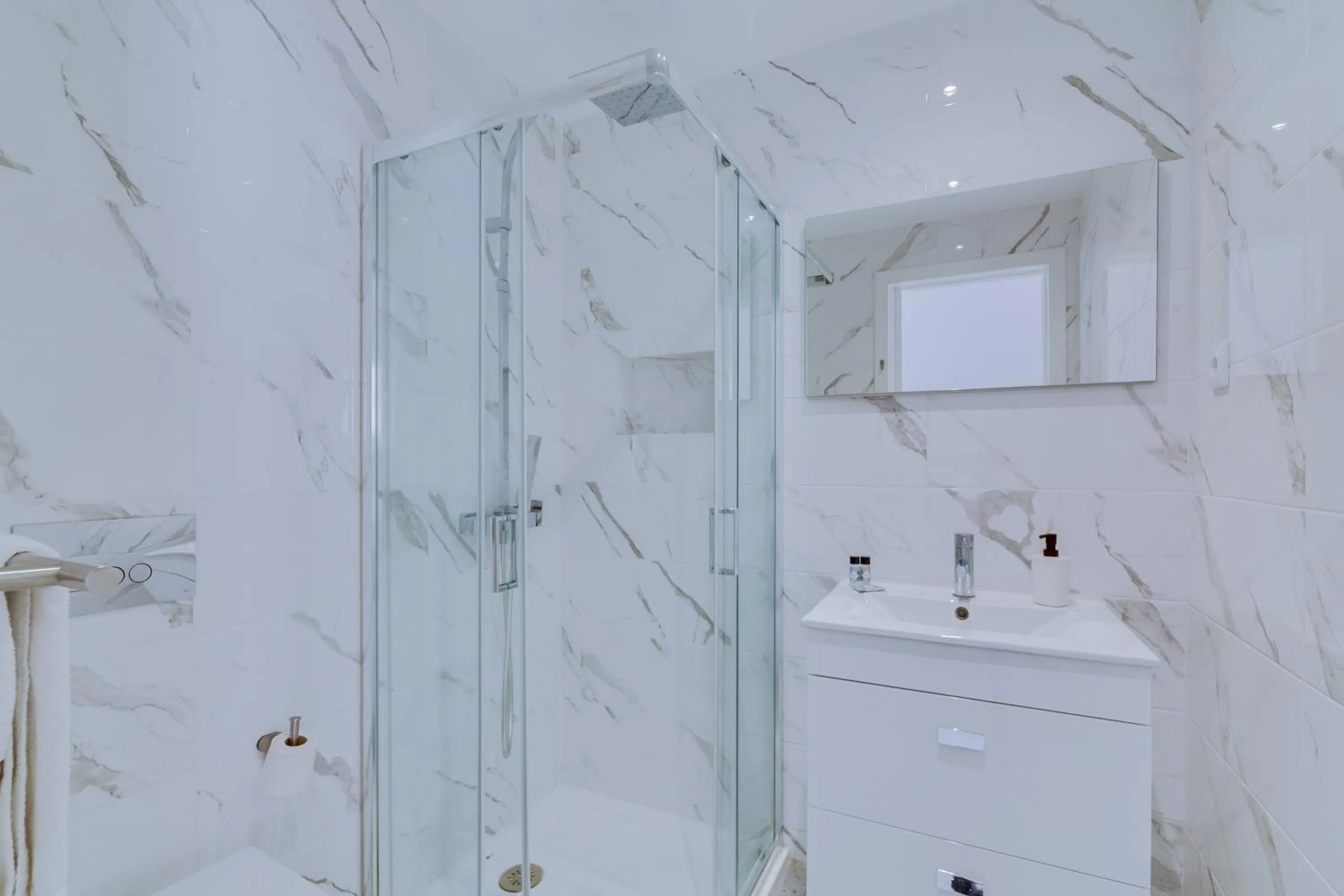 Bathroom in AL - Barracuda Village