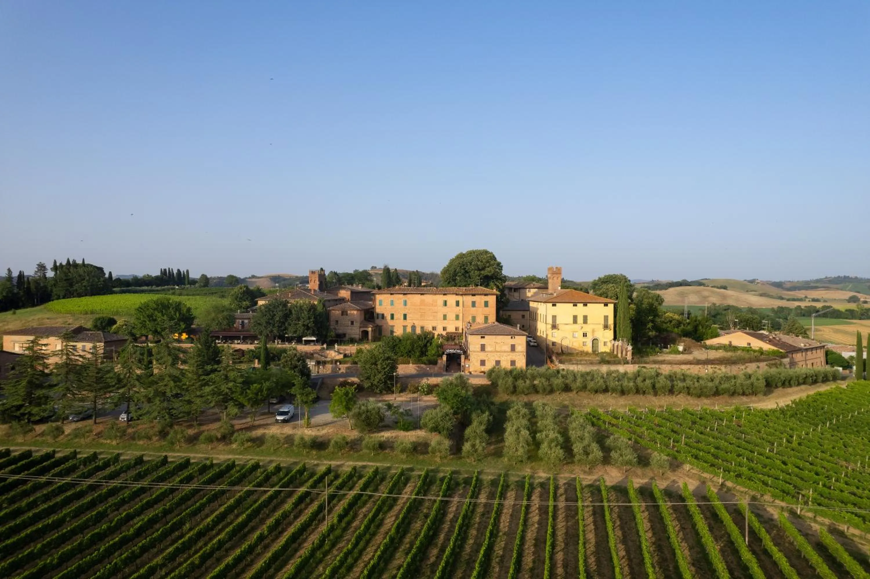 Property building in Hotel Ristorante Borgo Antico