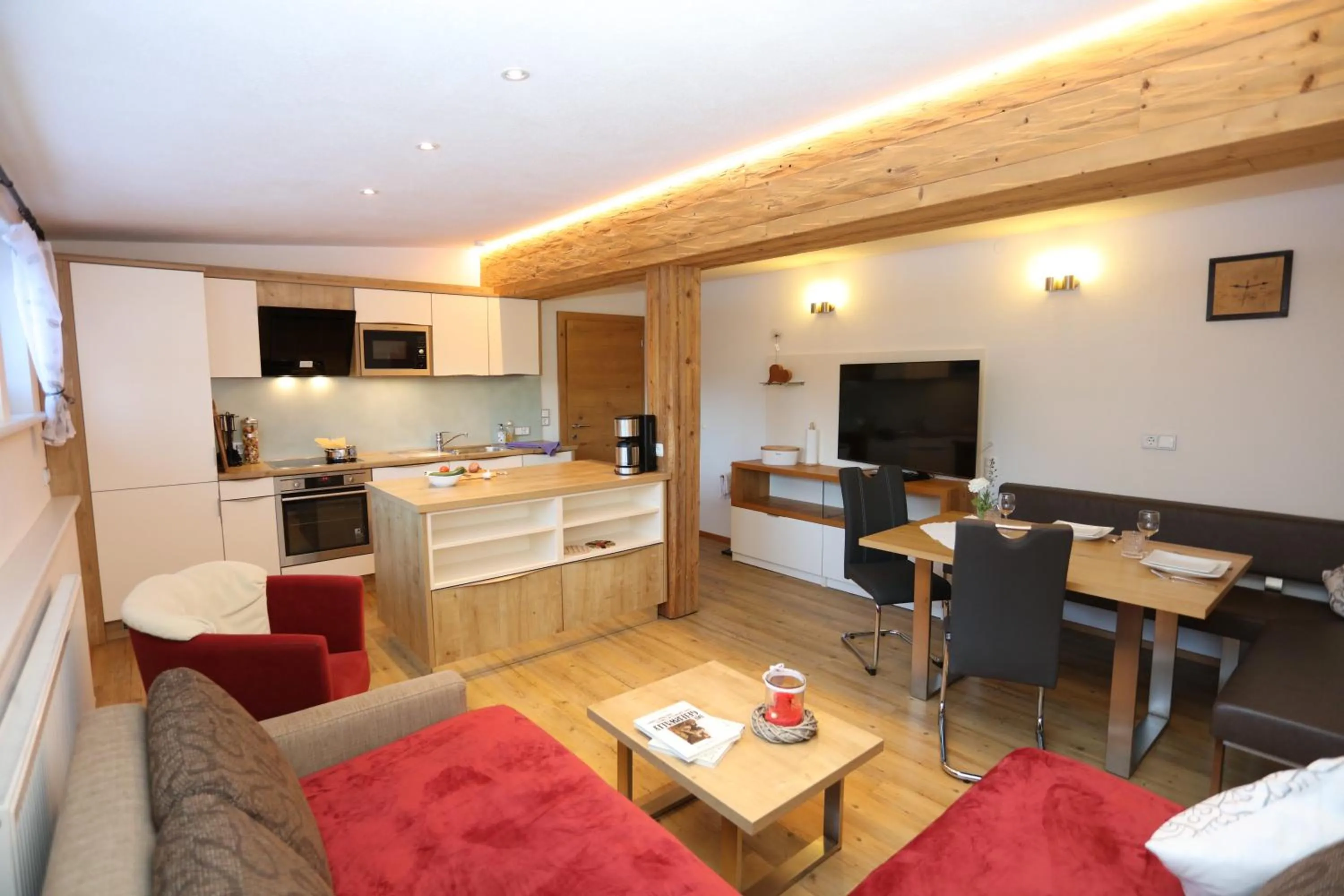 Junior Suite with Mountain View in SennHOF Lechtal