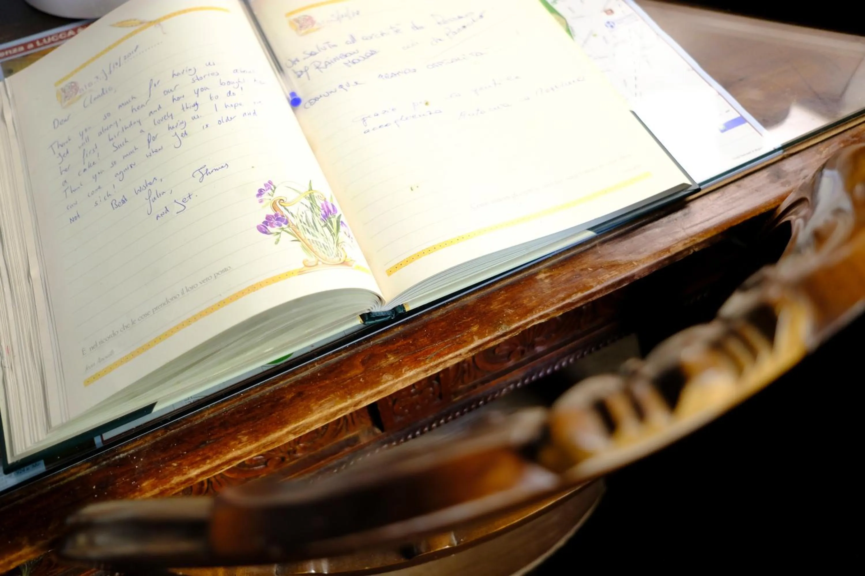 Decorative detail in Al Tuscany