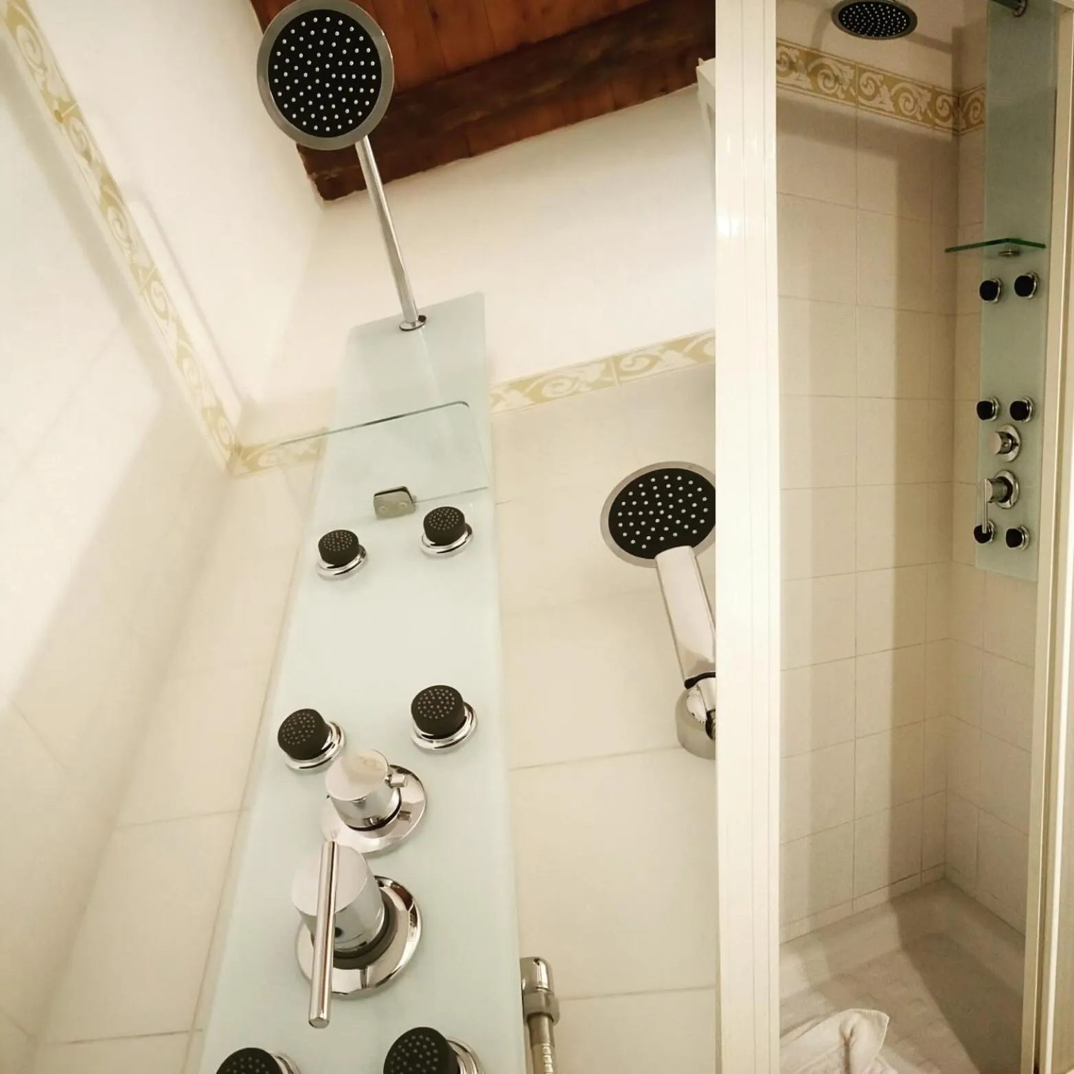 Shower in Al Tuscany