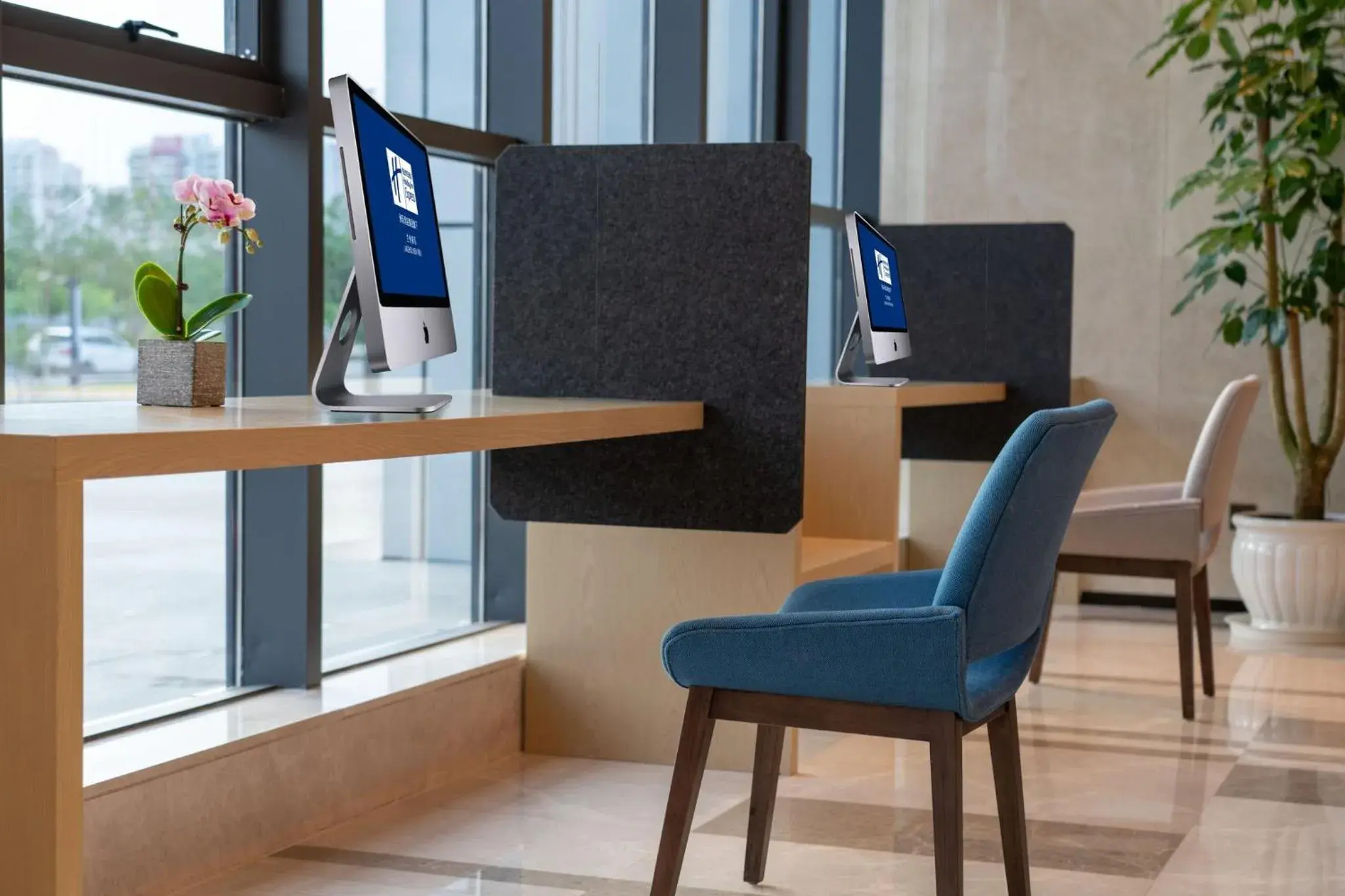 Property building in Holiday Inn Express Lanzhou New Area by IHG Property building in Holiday Inn Express Lanzhou New Area by IHG