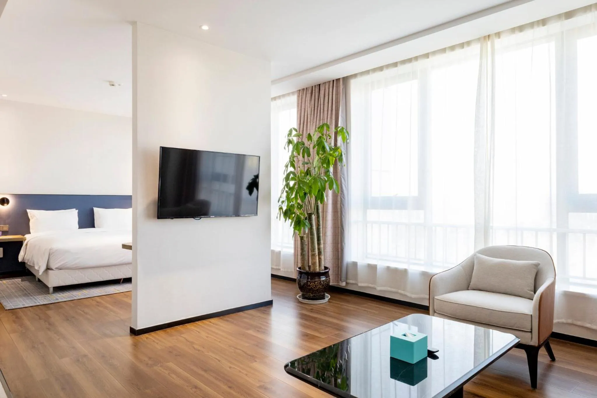 Photo of the whole room, Bed in Holiday Inn Express Lanzhou New Area by IHG