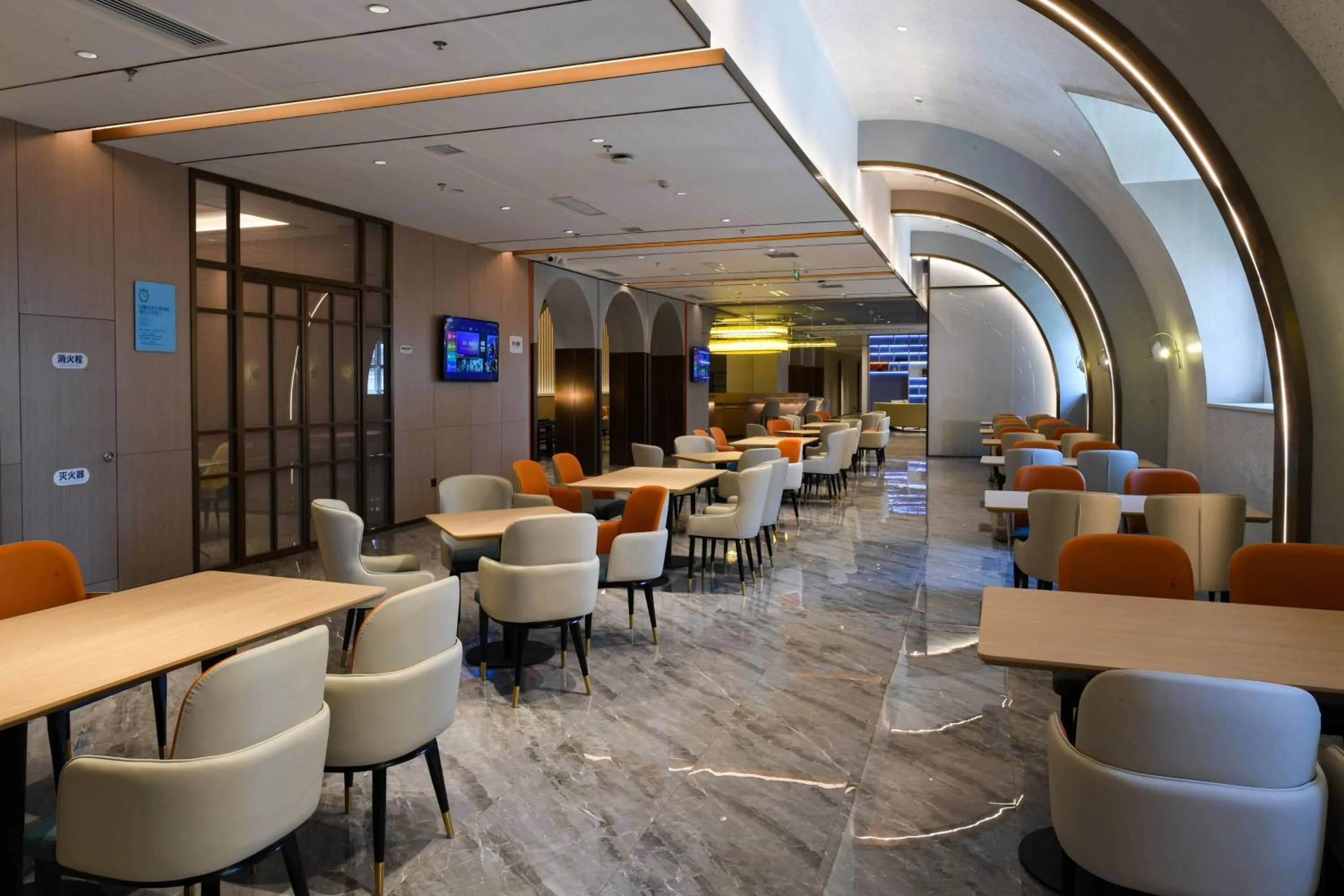 Restaurant/places to eat in Holiday Inn Express Tianjin Binhai by IHG