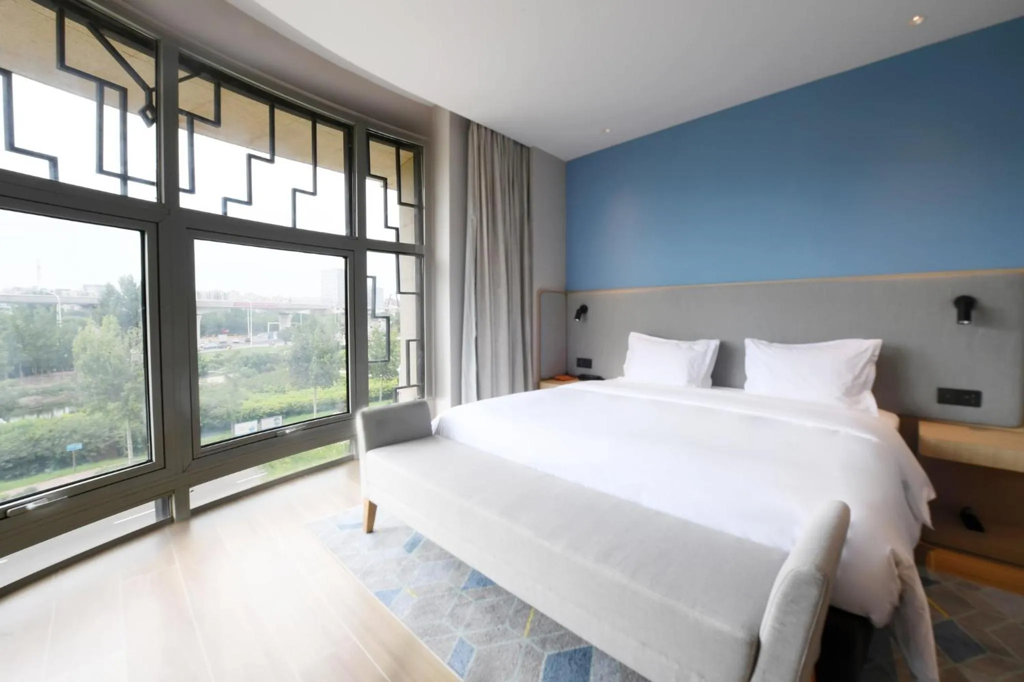 Photo of the whole room, Bed in Holiday Inn Express Tianjin Binhai by IHG