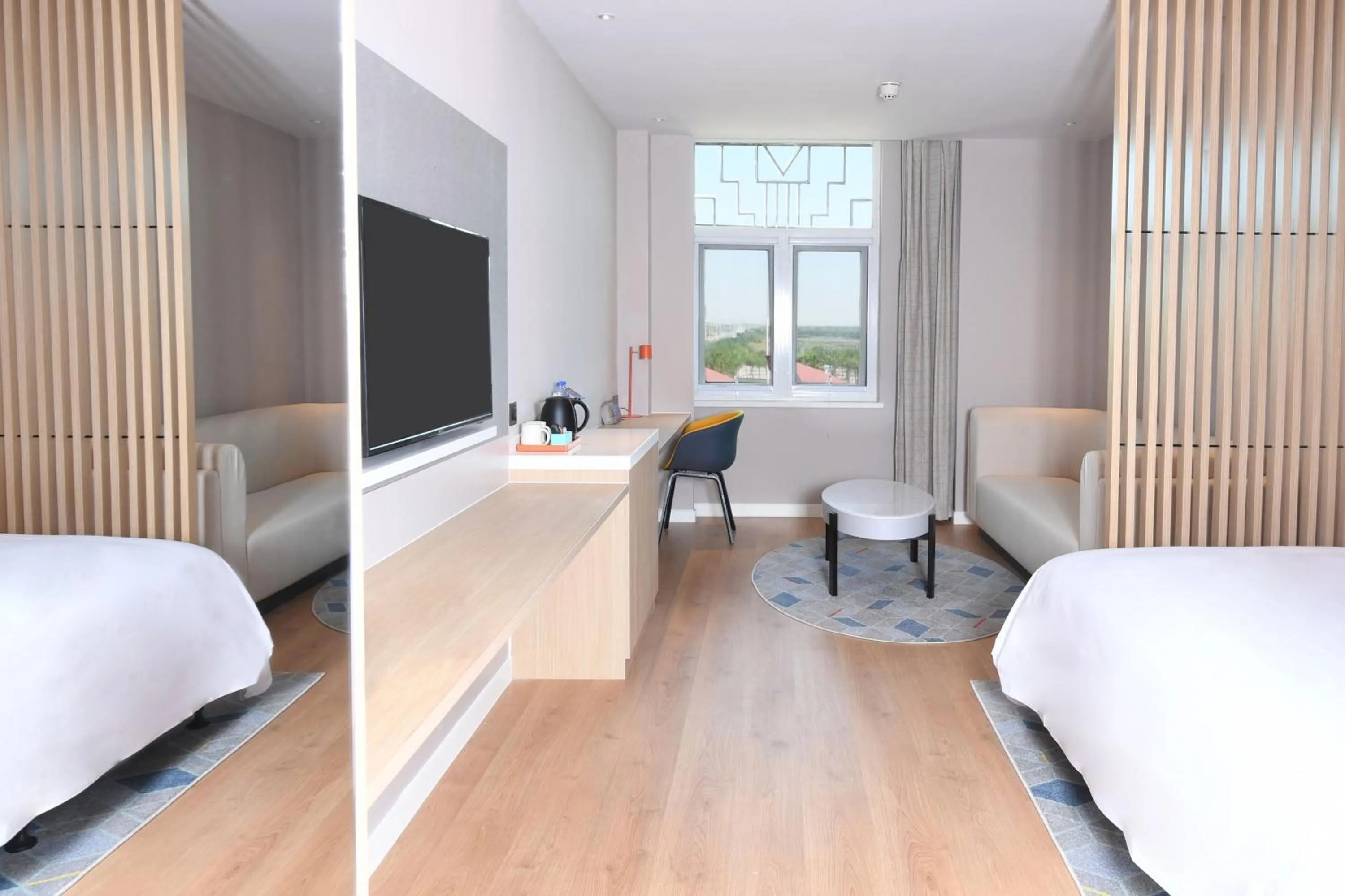 Photo of the whole room, Bed in Holiday Inn Express Tianjin Binhai by IHG