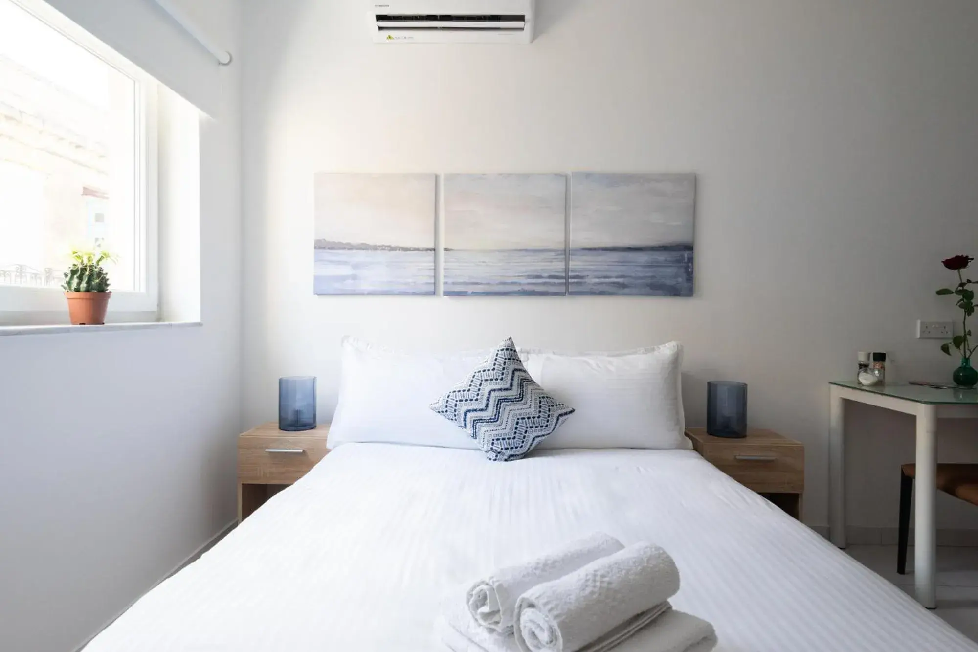 Standard Studio - single occupancy in Marina Studios Standard Studio - single occupancy in Marina Studios