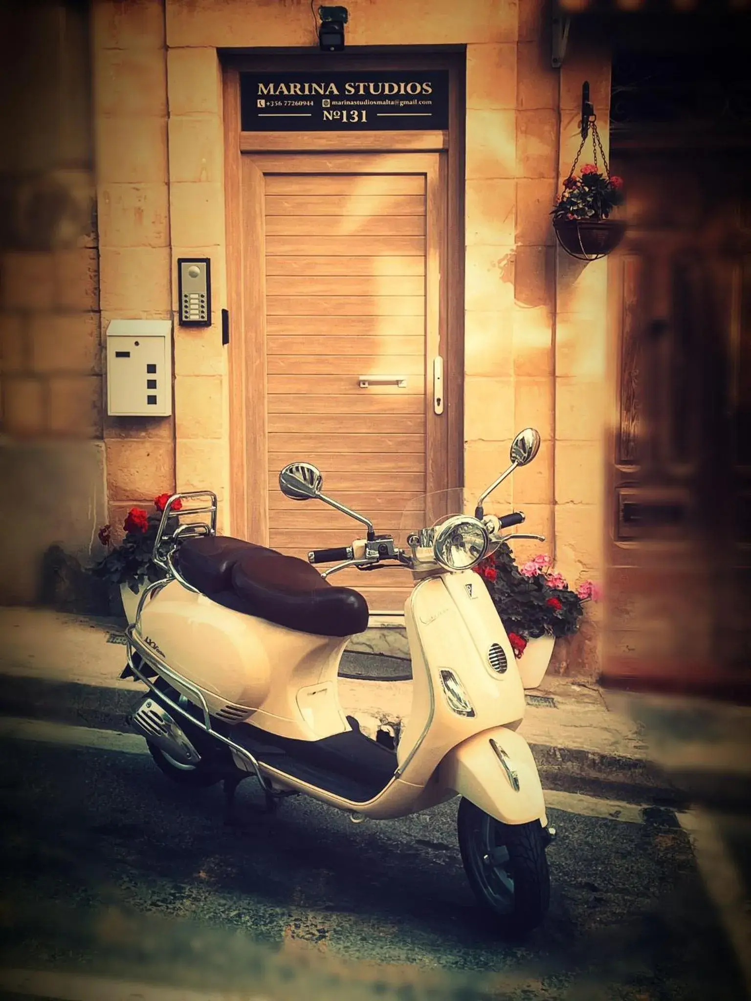 Deluxe Double Studio - single occupancy in Marina Studios Deluxe Double Studio - single occupancy in Marina Studios