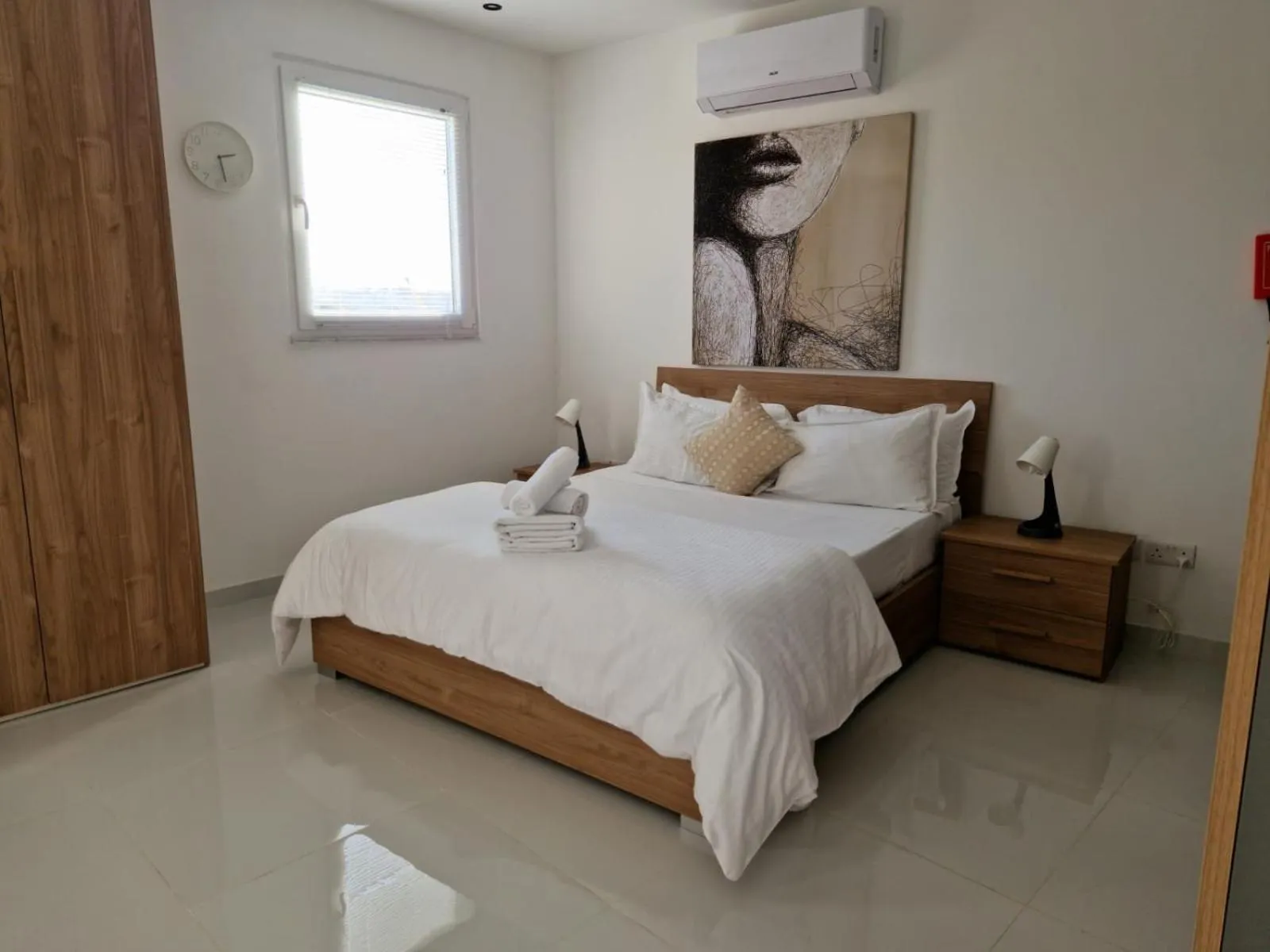 Bedroom, Bed in Marina Studios