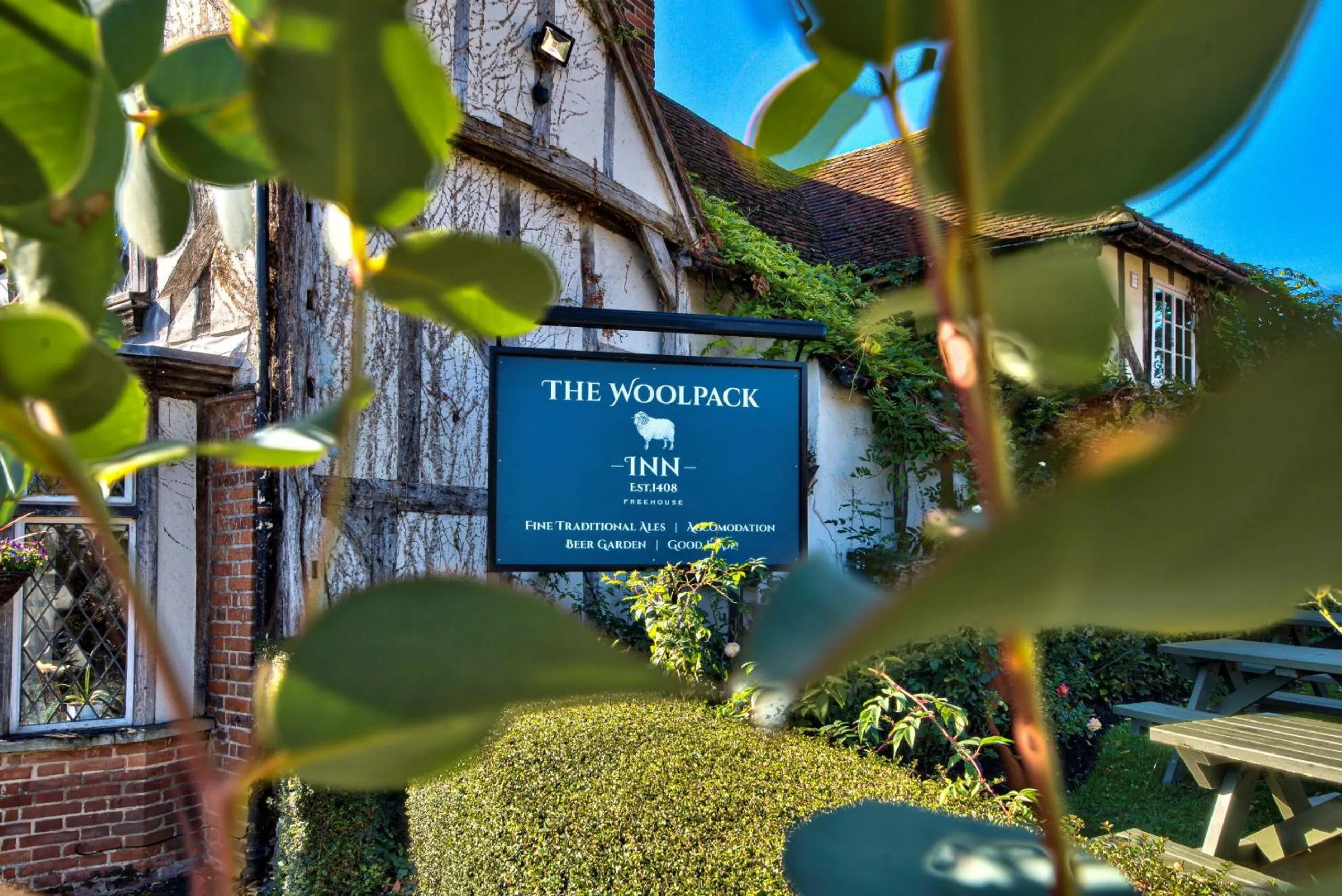 Logo/Certificate/Sign in The Woolpack Inn
