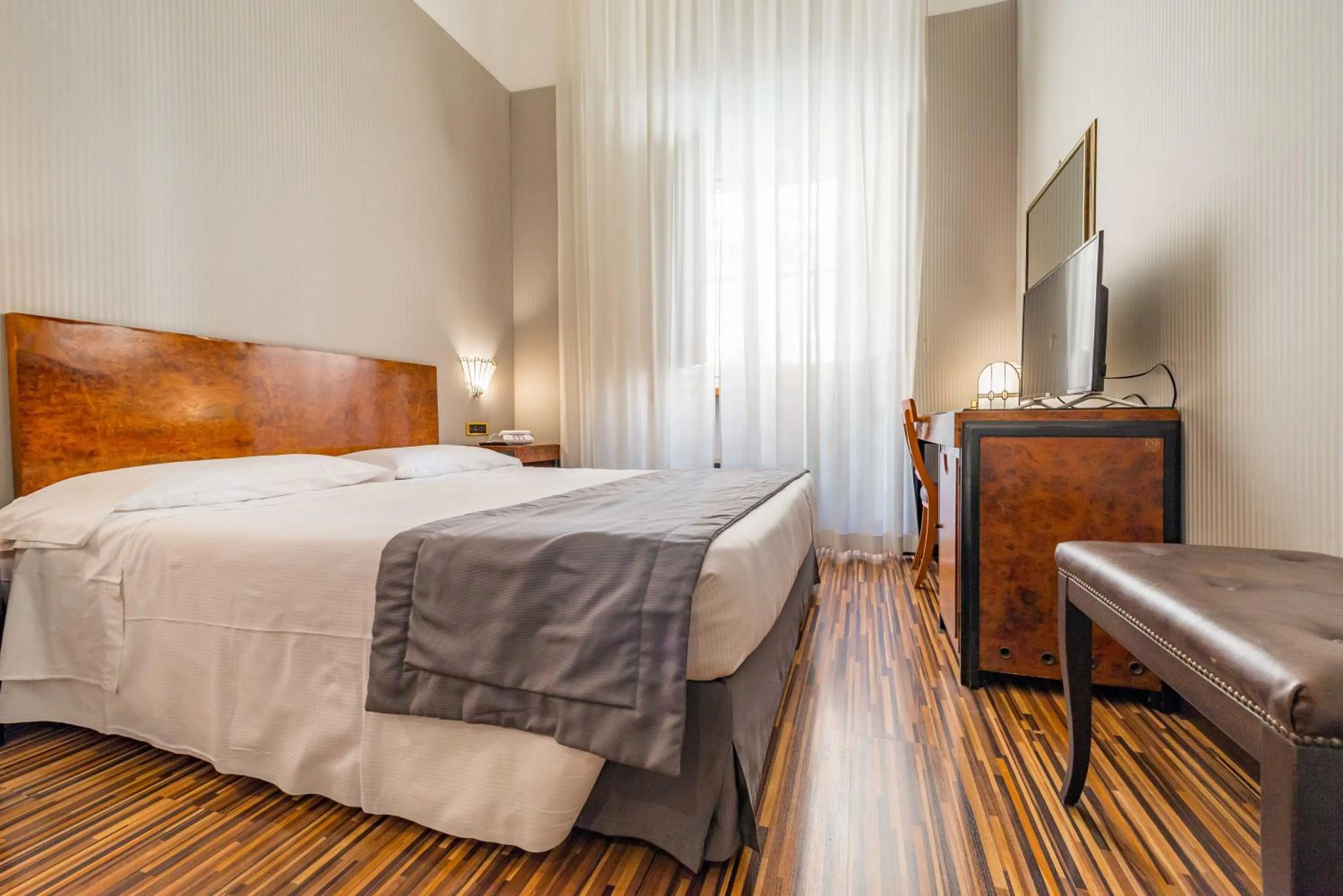 Photo of the whole room, Bed in Best Western Hotel Artdeco