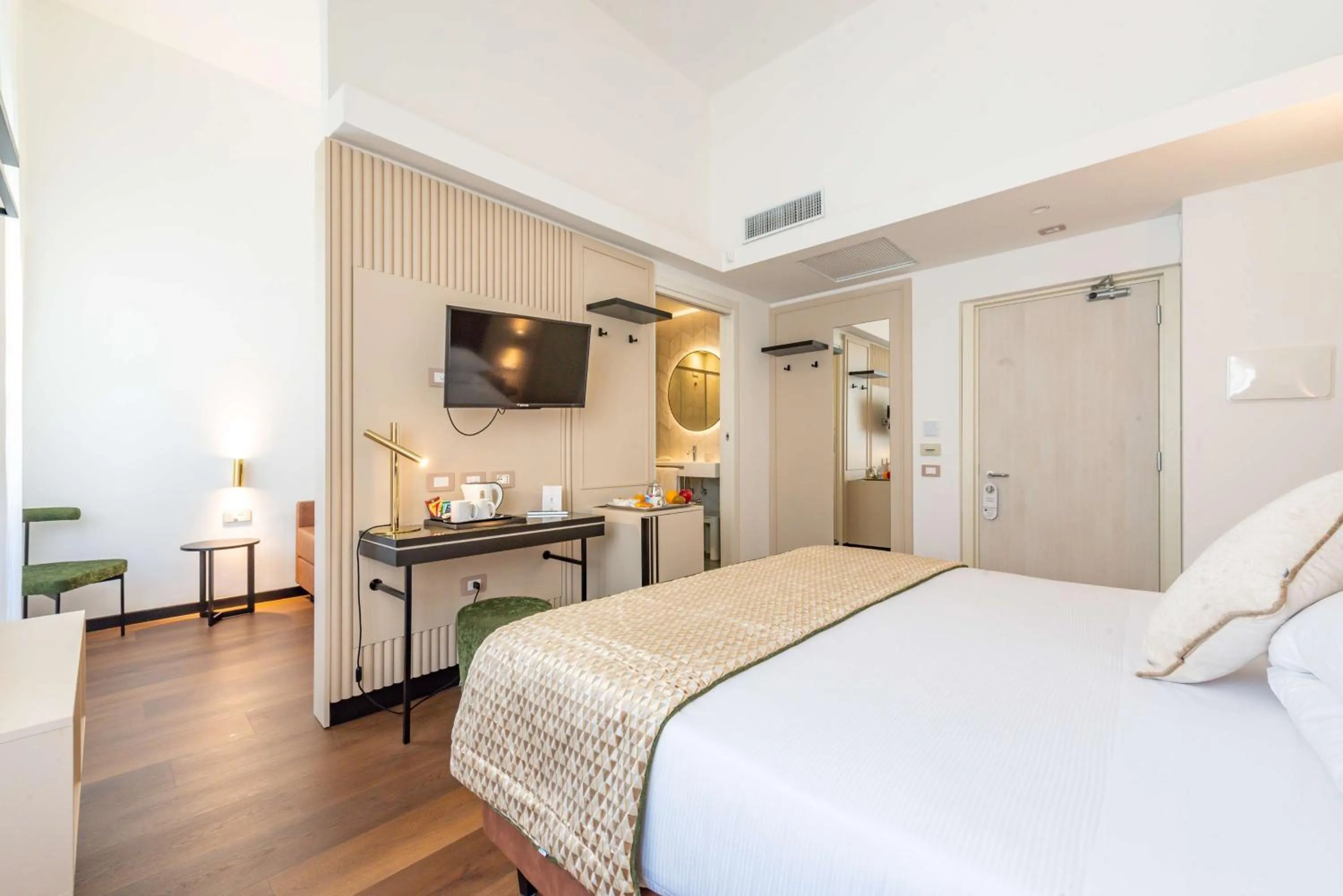 Photo of the whole room, Bed in Best Western Hotel Artdeco