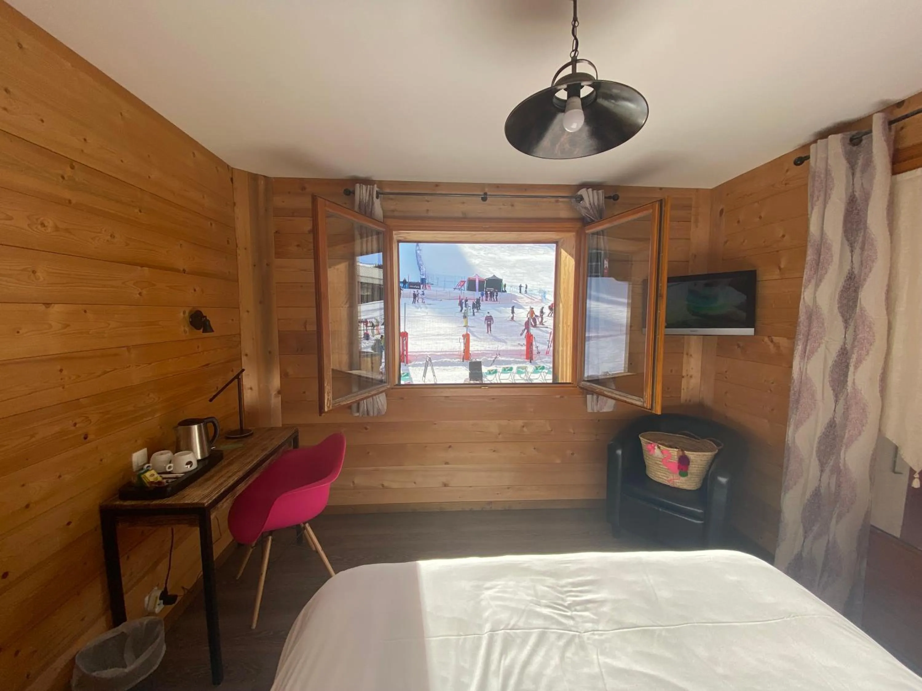 Photo of the whole room, Bed in Le Schuss