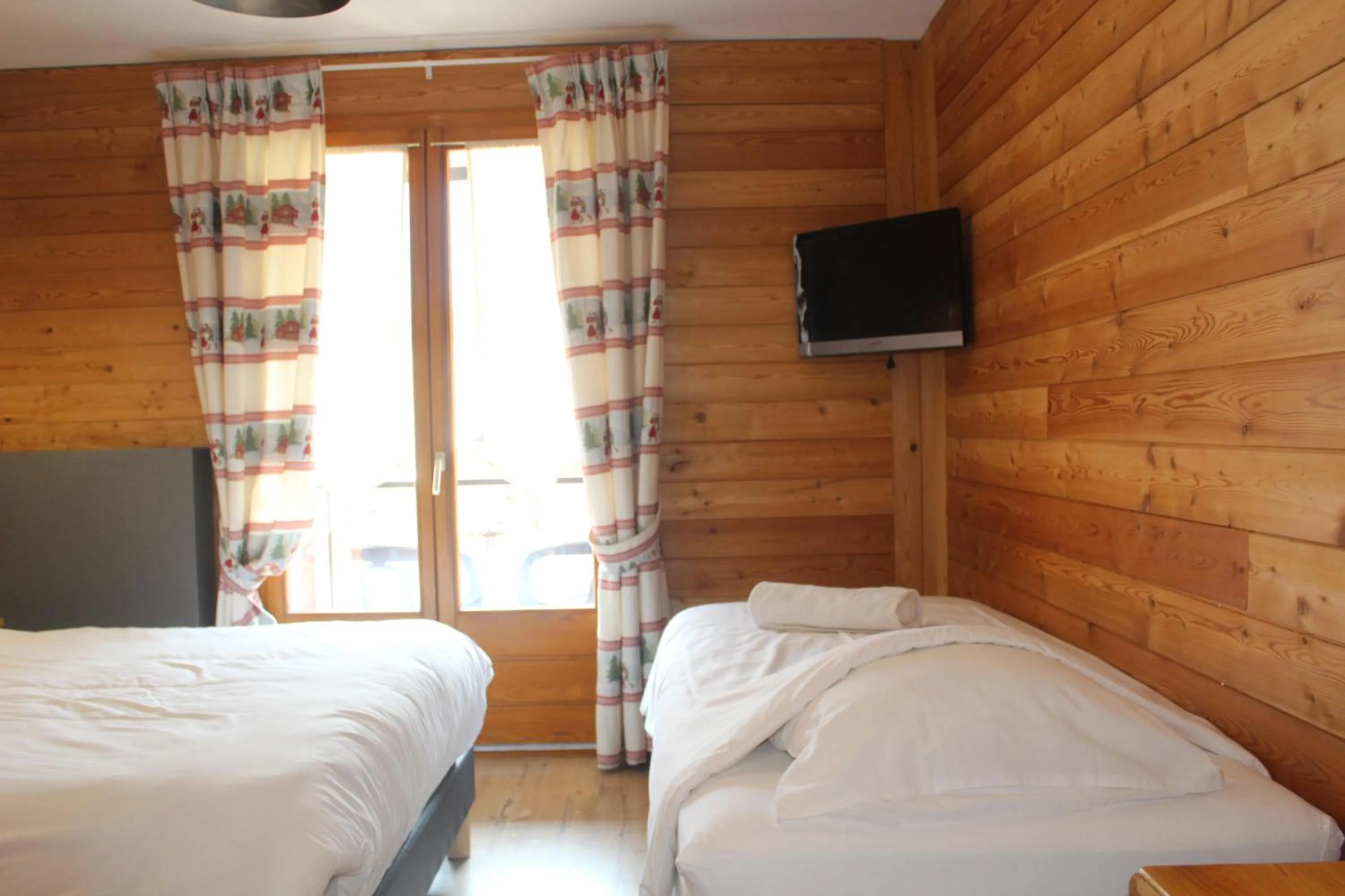 Photo of the whole room, Bed in Le Schuss