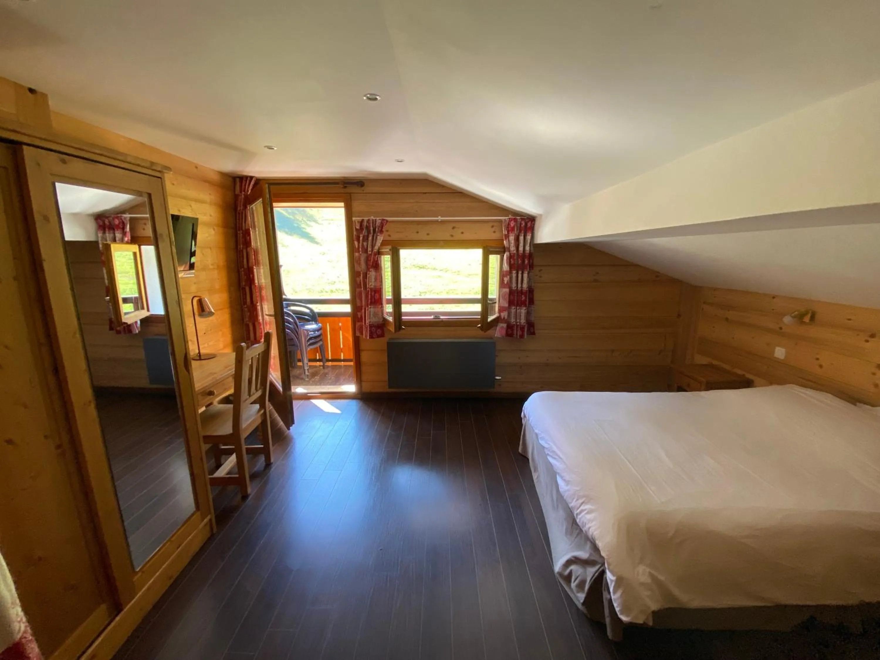 Photo of the whole room, Bed in Le Schuss