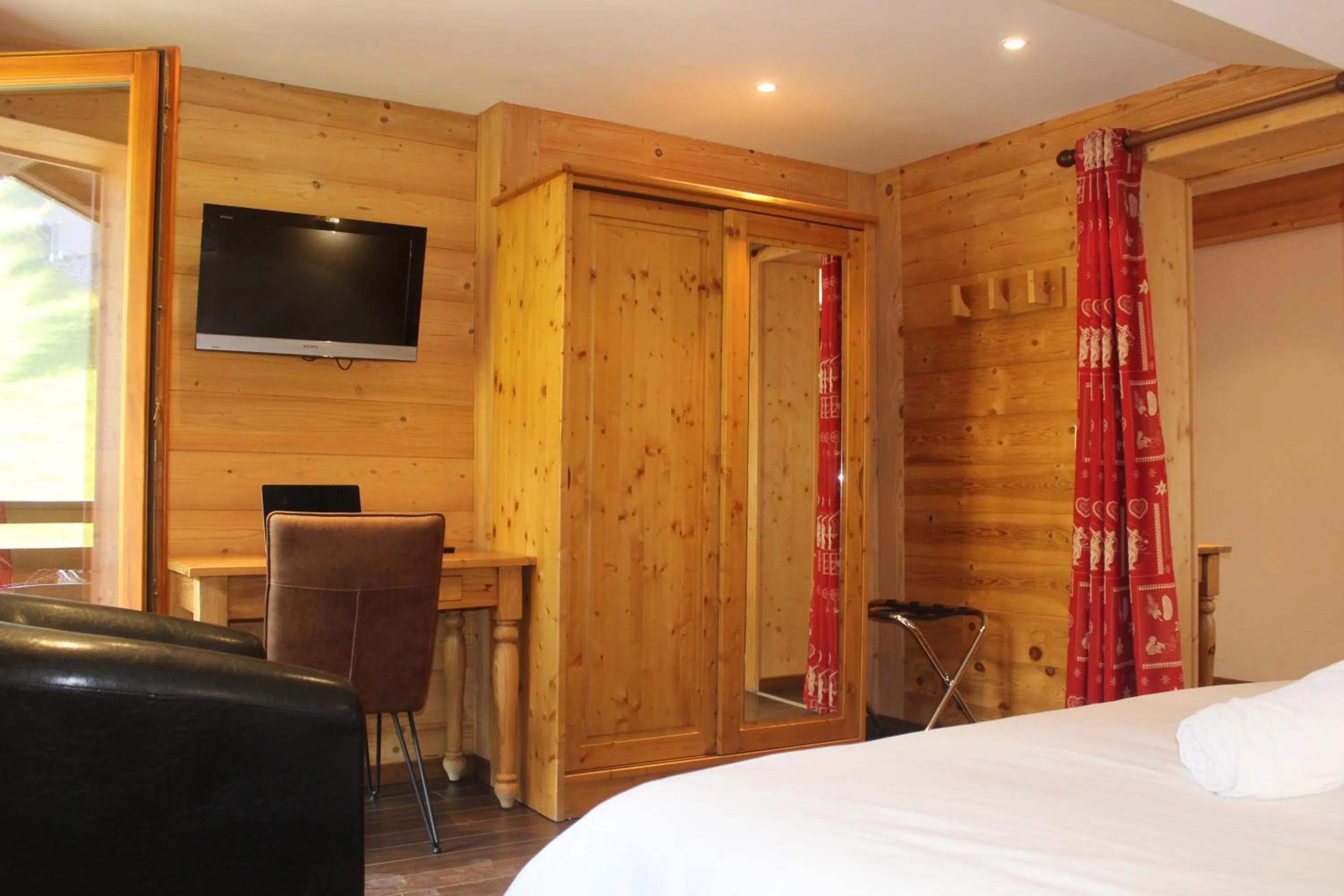 Photo of the whole room, Bed in Le Schuss