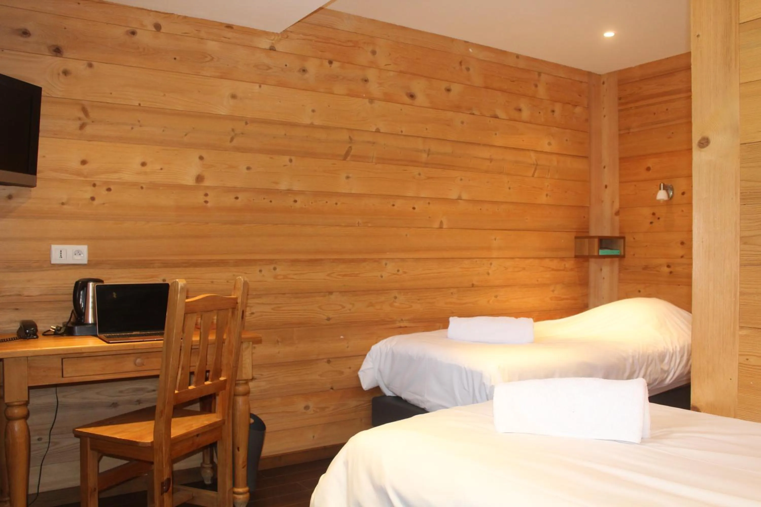 Photo of the whole room, Bed in Le Schuss