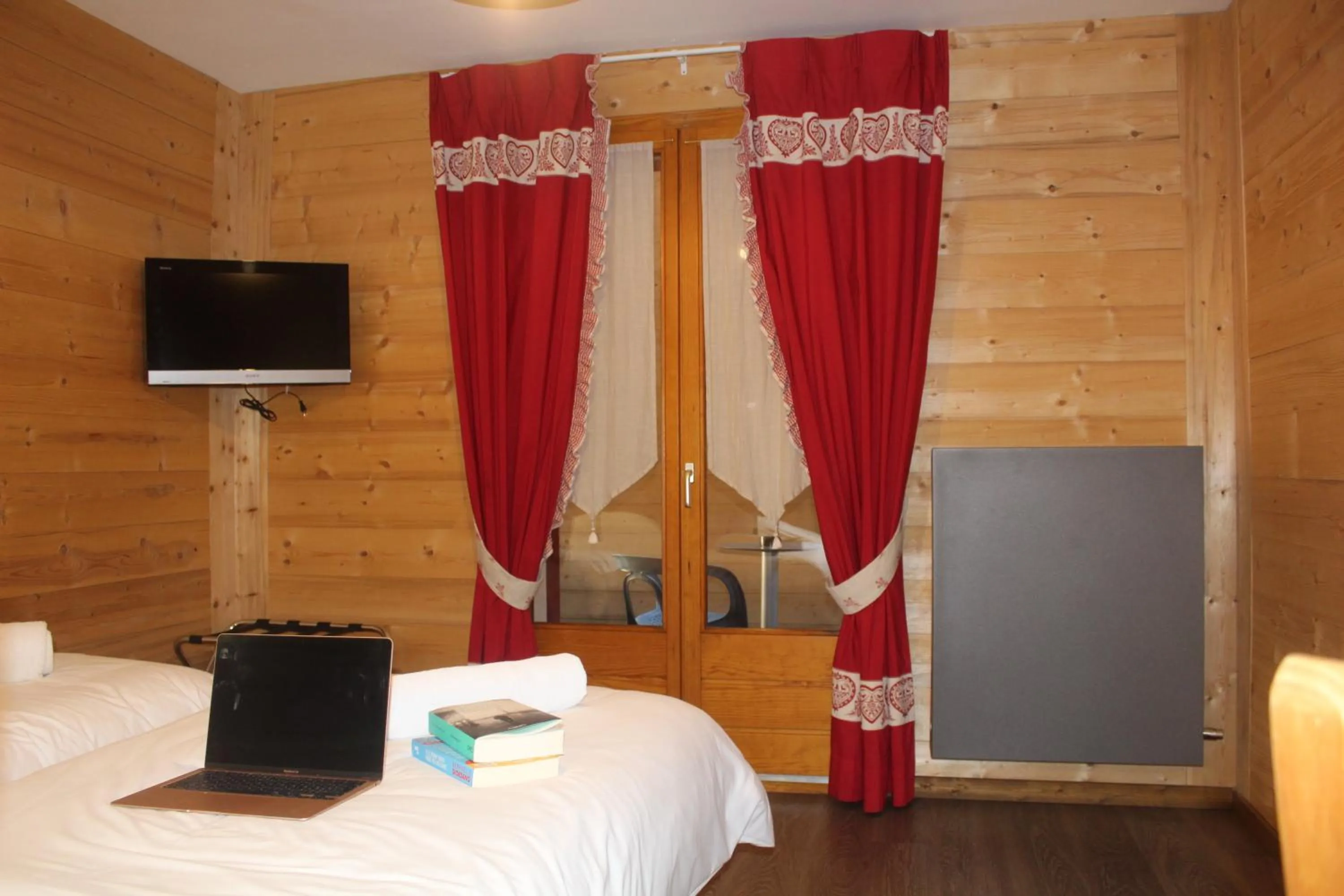 Photo of the whole room, Bed in Le Schuss