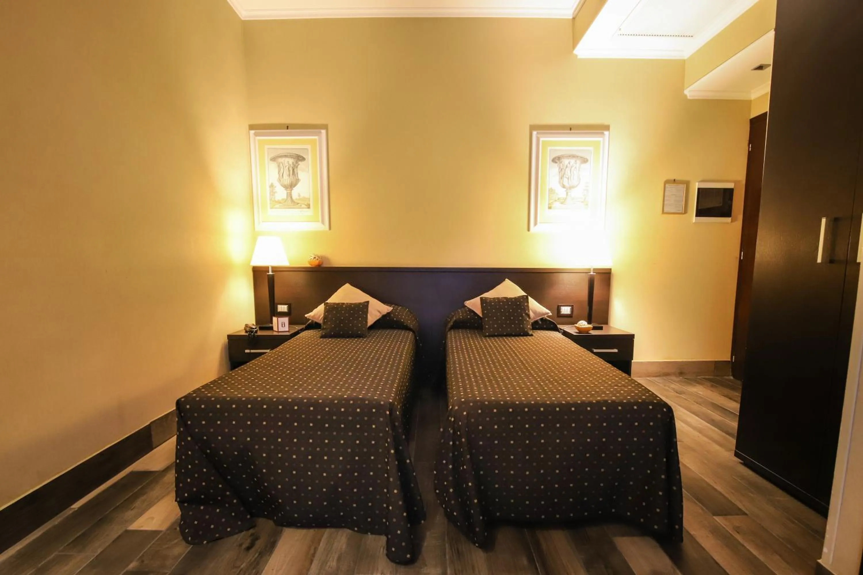 Bed in Hotel Latinum