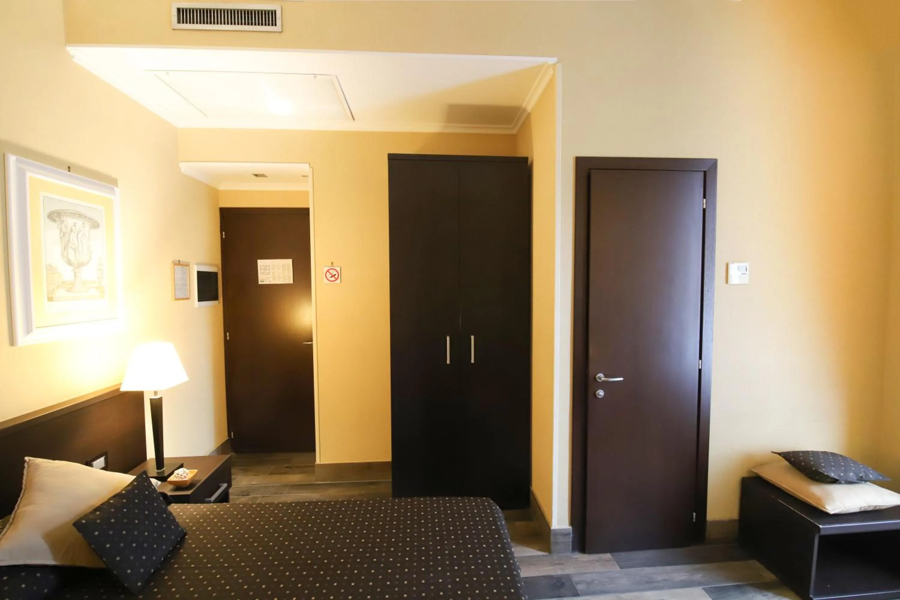 Photo of the whole room, Bed in Hotel Latinum