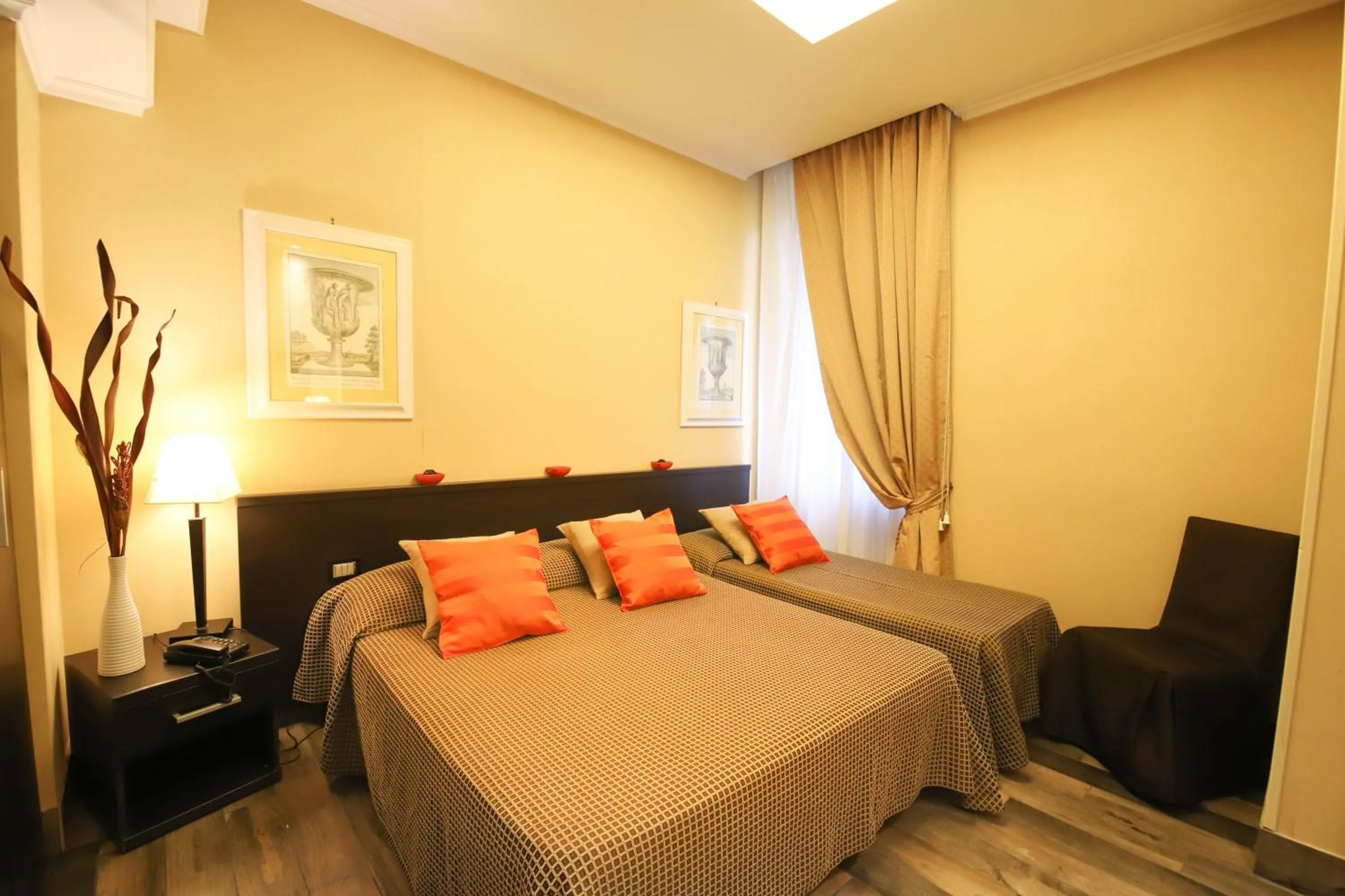 Bed in Hotel Latinum