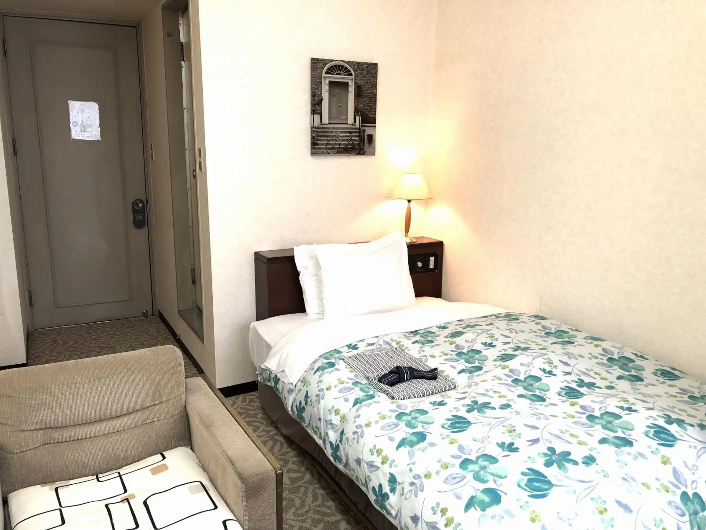 Bedroom, Bed in Garden Hotel Yamato